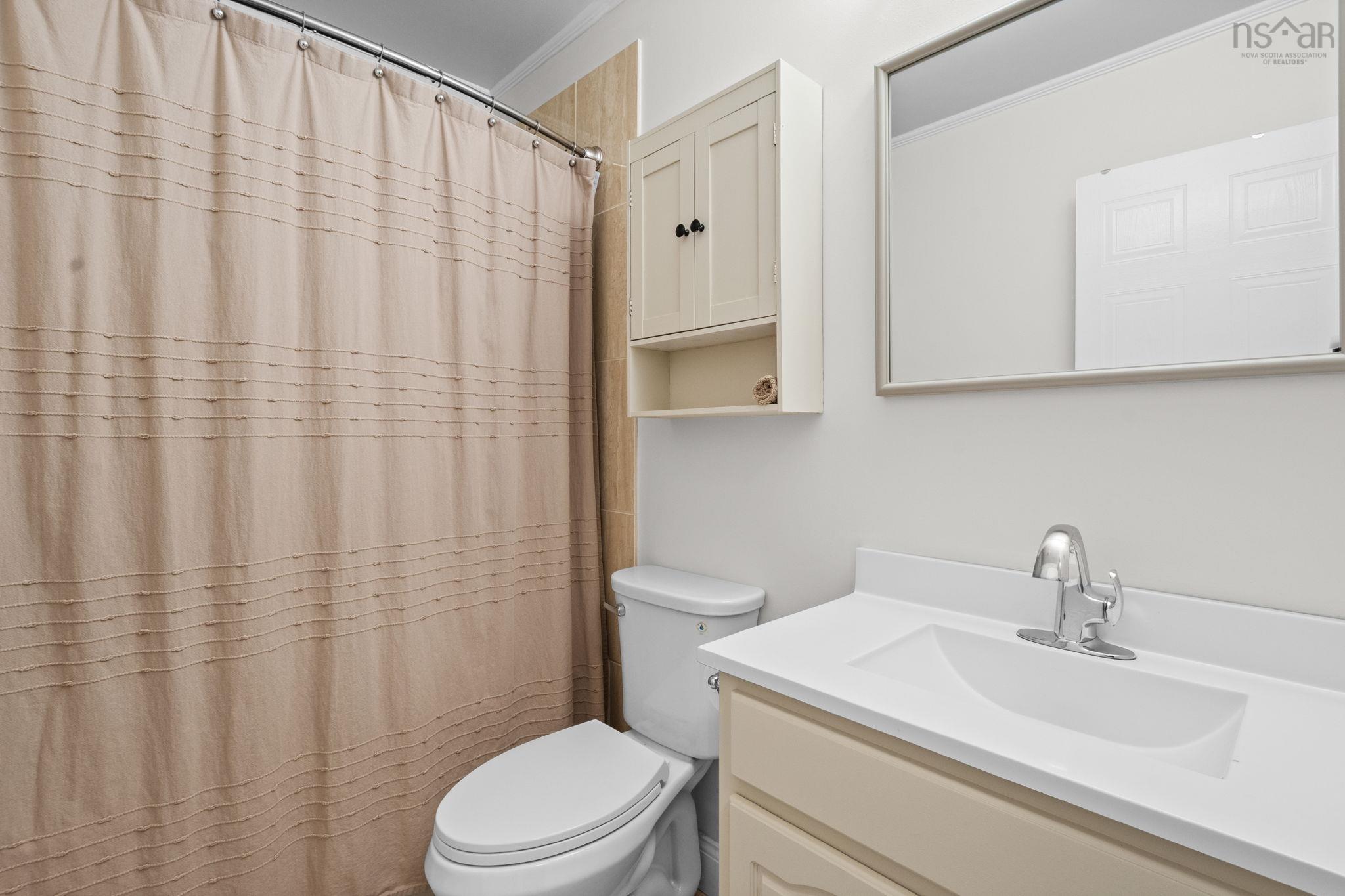 404 15 Langbrae Drive, Clayton Park, NS (MLS 202525090)