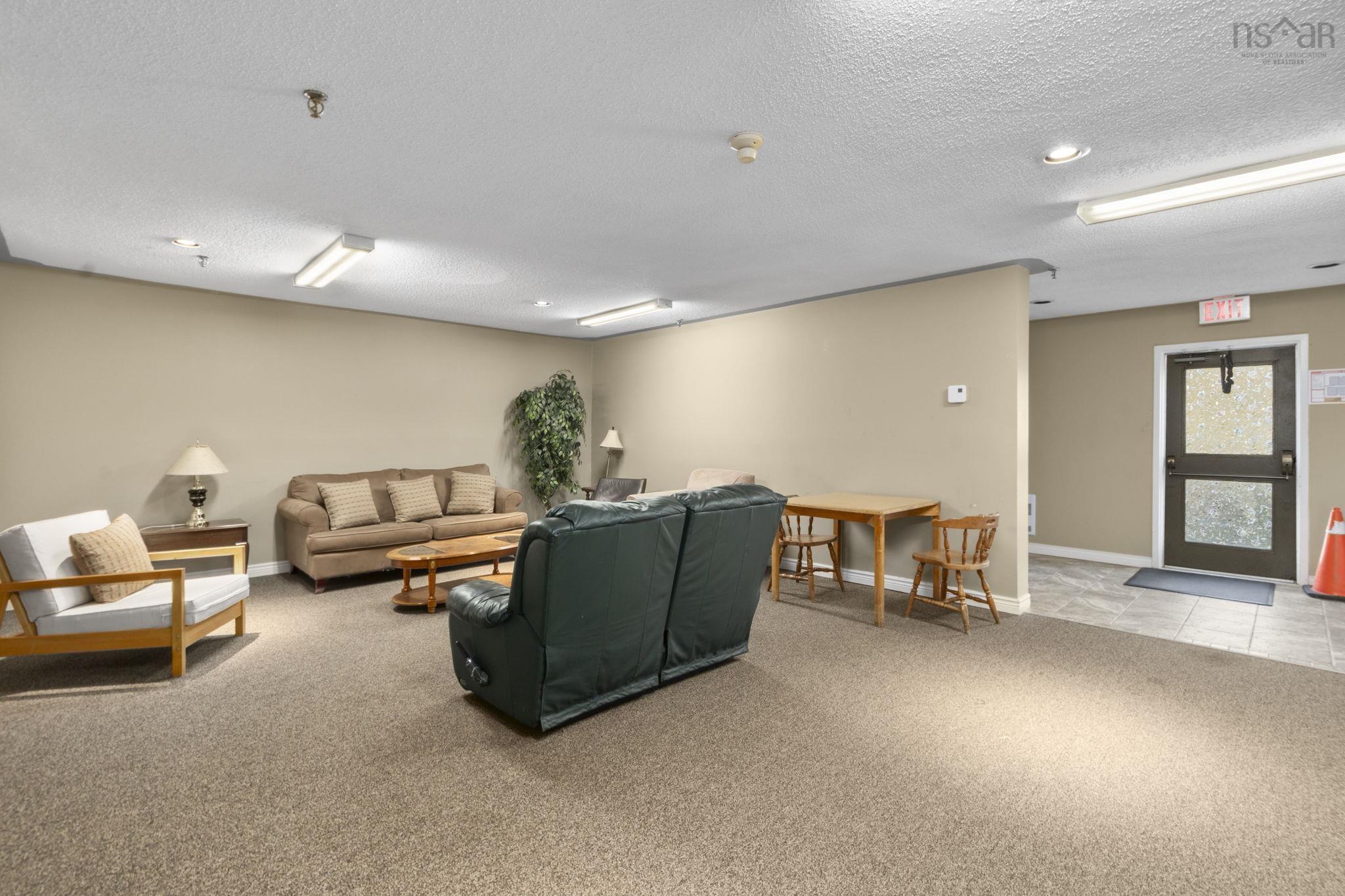 404 15 Langbrae Drive, Clayton Park, NS (MLS 202525090)