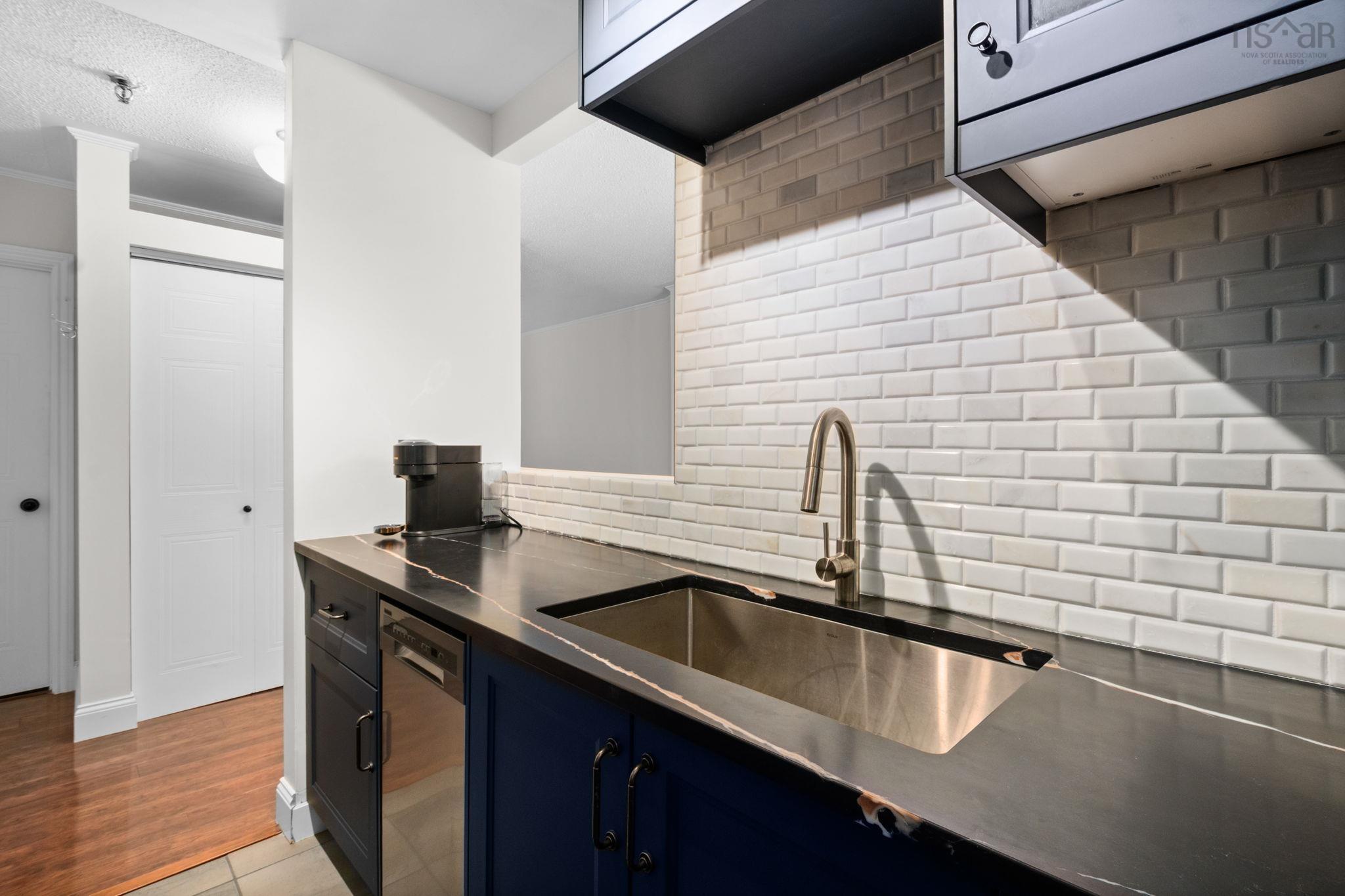 404 15 Langbrae Drive, Clayton Park, NS (MLS 202525090)