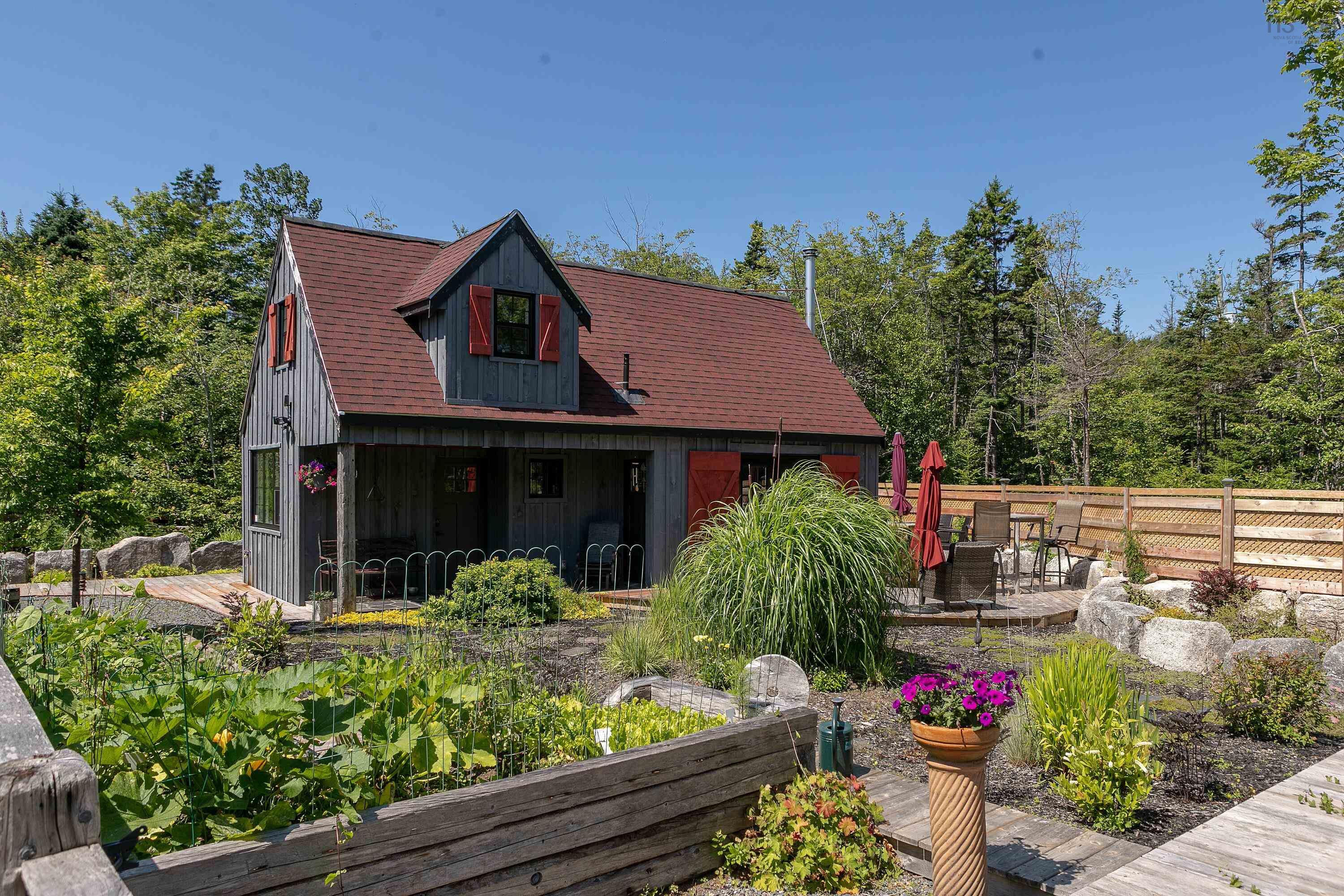 10 Shipping Lane, Halibut Bay, NS (MLS 202525142)