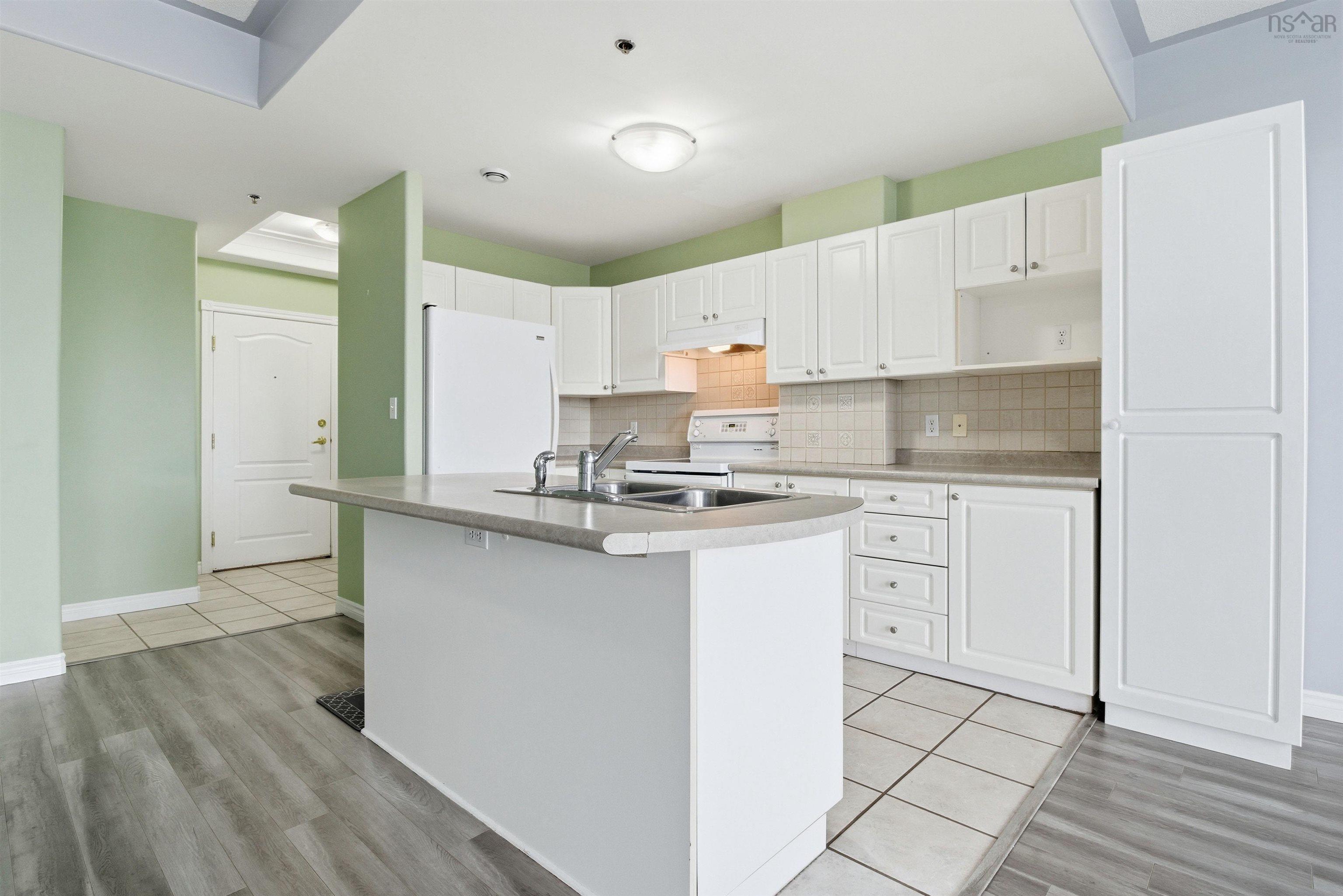 307 10 Regency Park Drive, Halifax, NS (MLS 202525161)