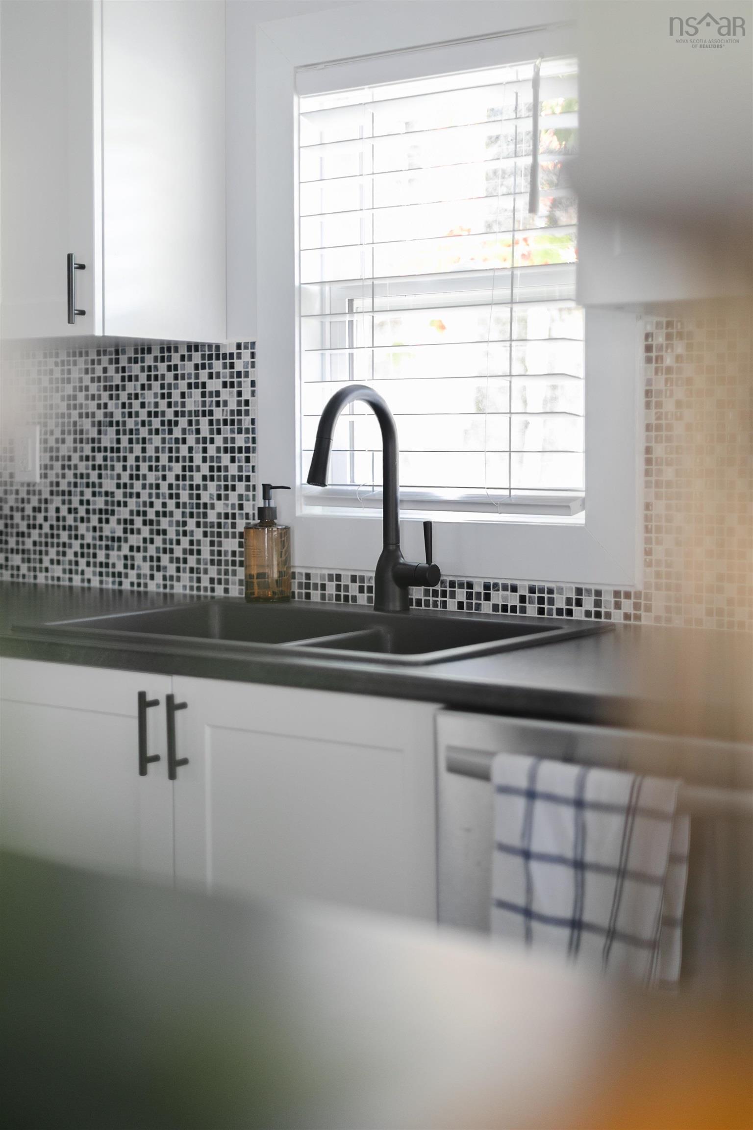 18 Commodore Avenue, Middle Sackville, NS (MLS 202525199)