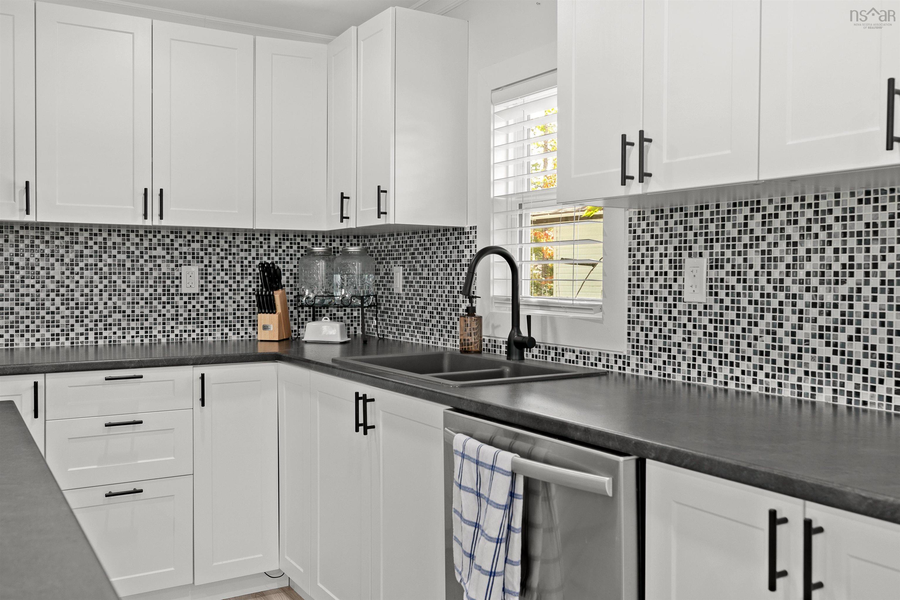 18 Commodore Avenue, Middle Sackville, NS (MLS 202525199)