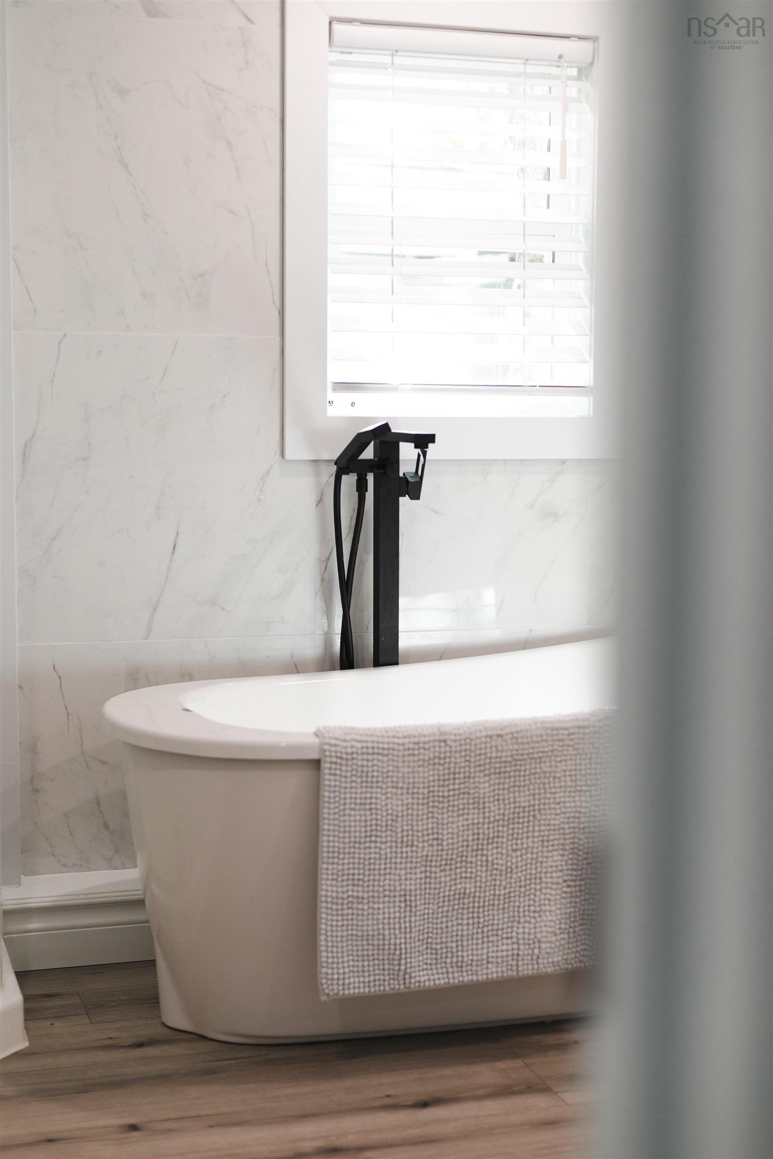 18 Commodore Avenue, Middle Sackville, NS (MLS 202525199)