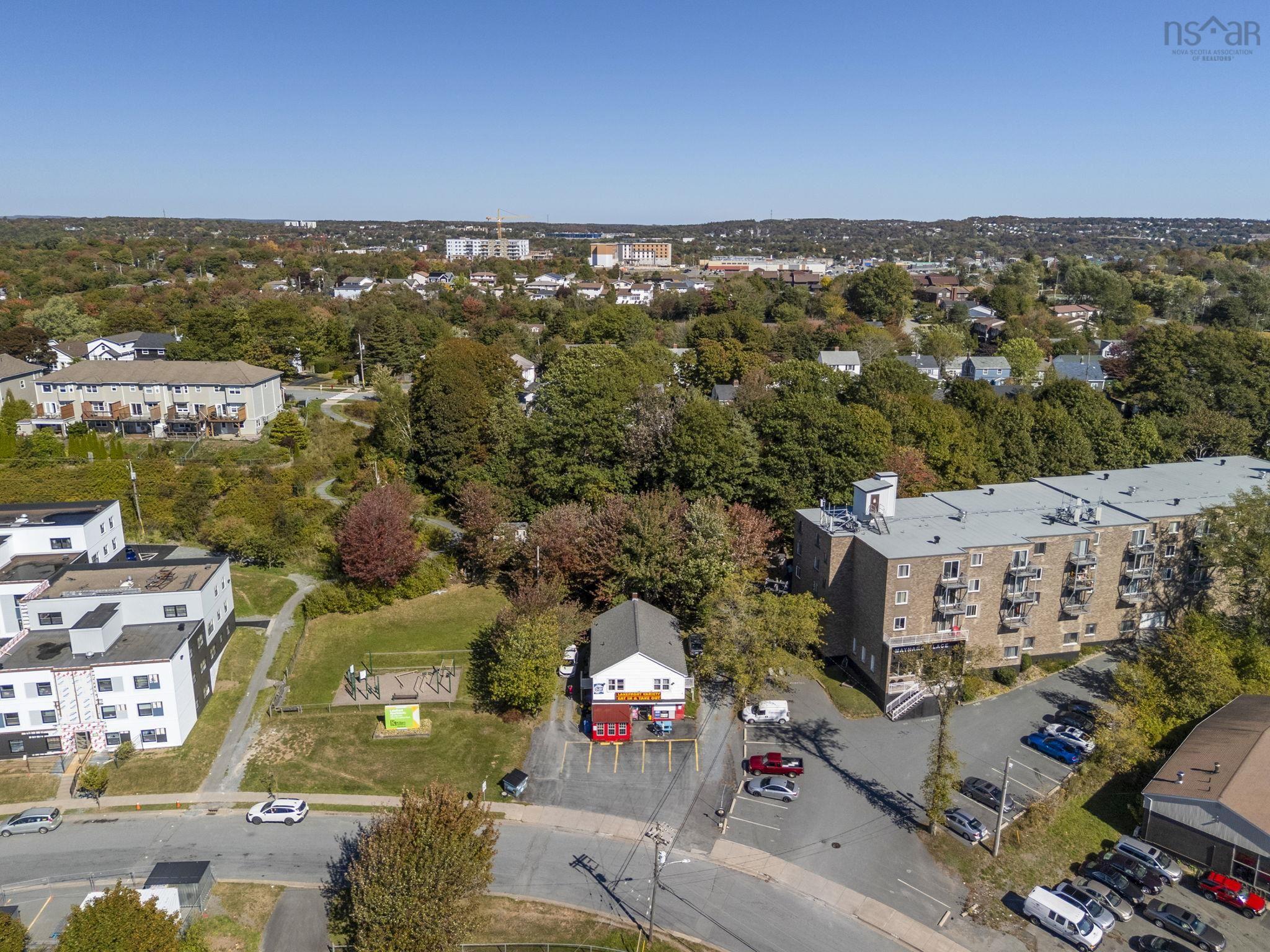 16 6 Lakefront Road, Dartmouth, NS (MLS 202525247)