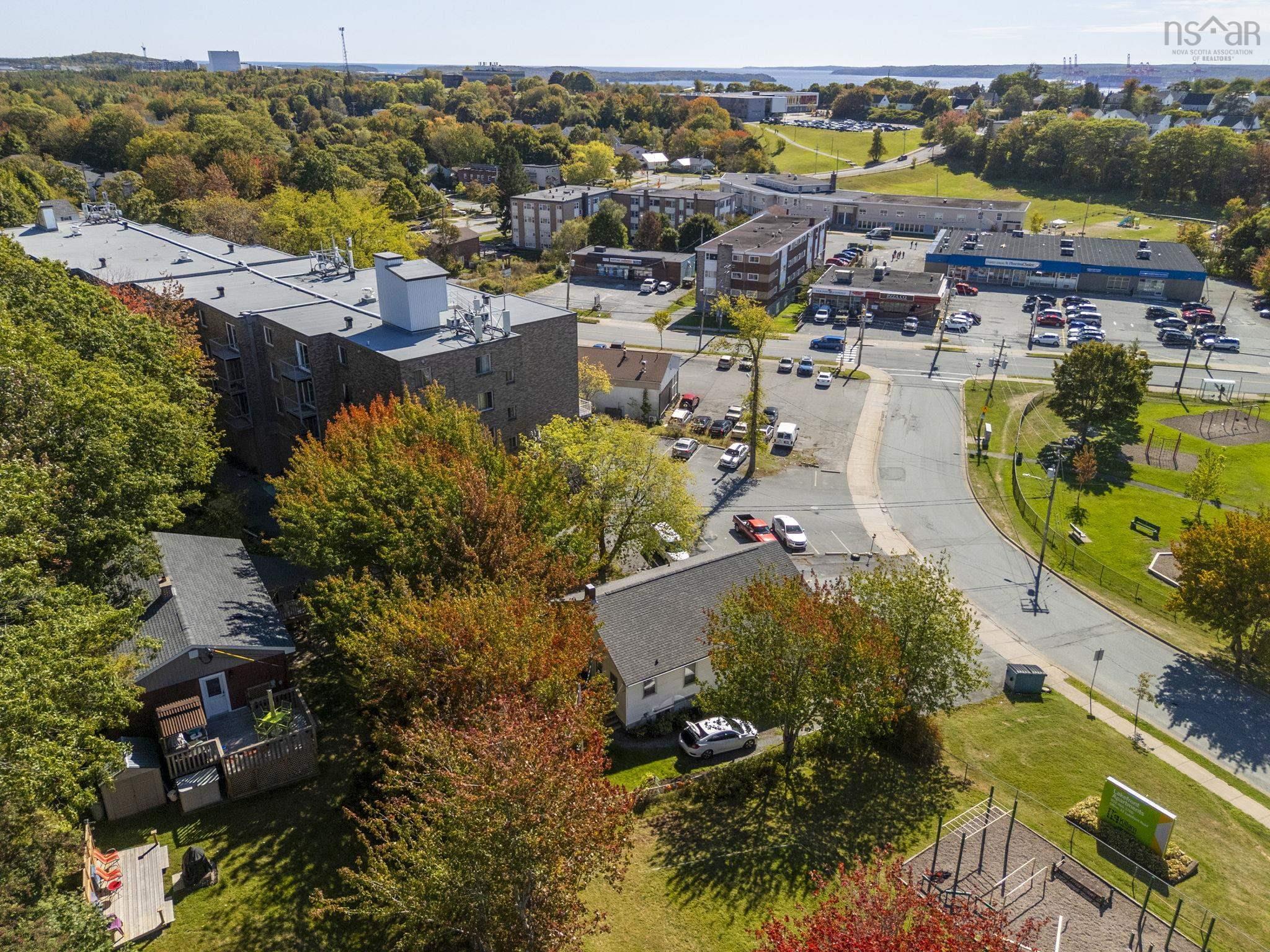 16 6 Lakefront Road, Dartmouth, NS (MLS 202525247)