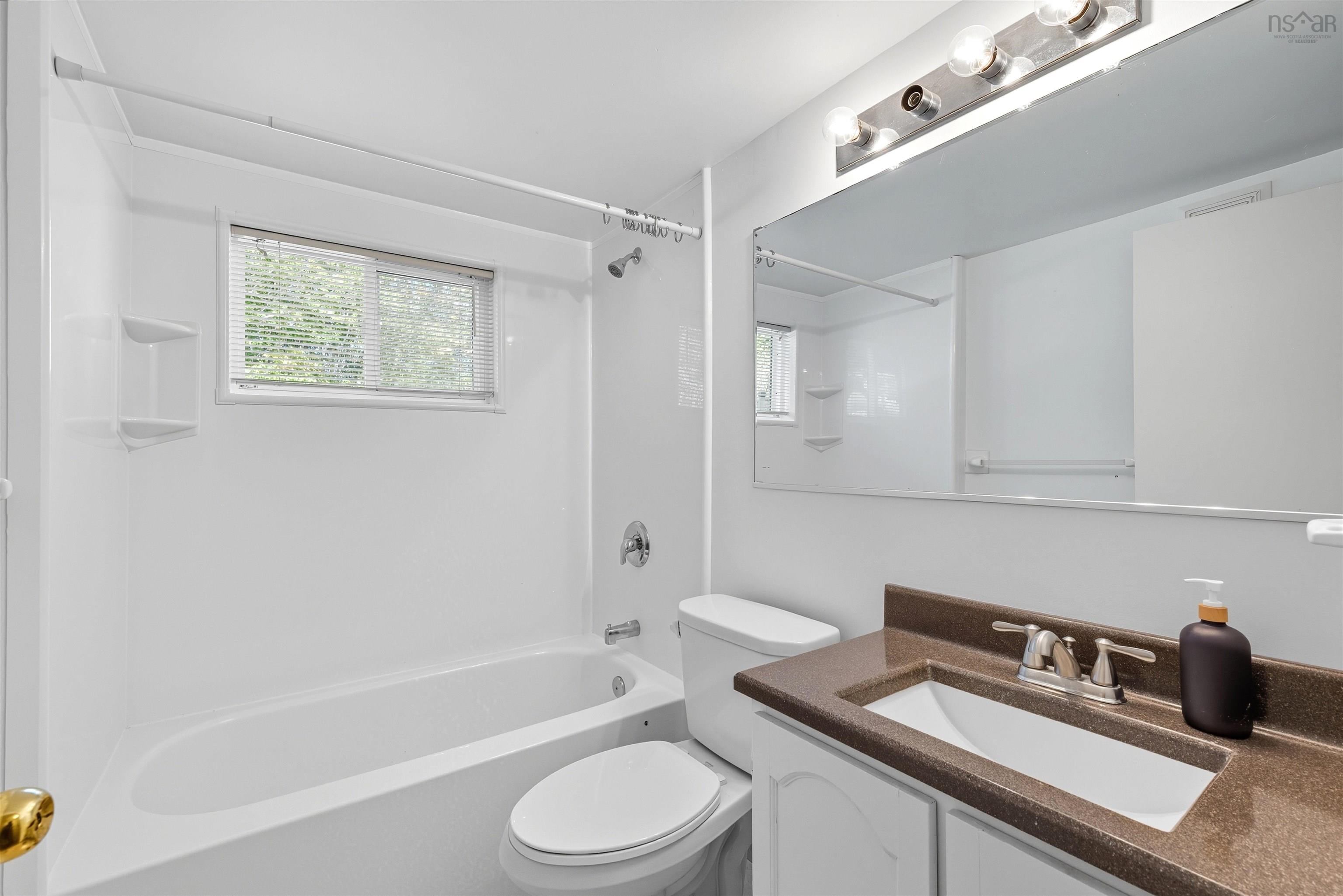 1-2 15 Idlewylde Road, Halifax, NS (MLS 202525286)