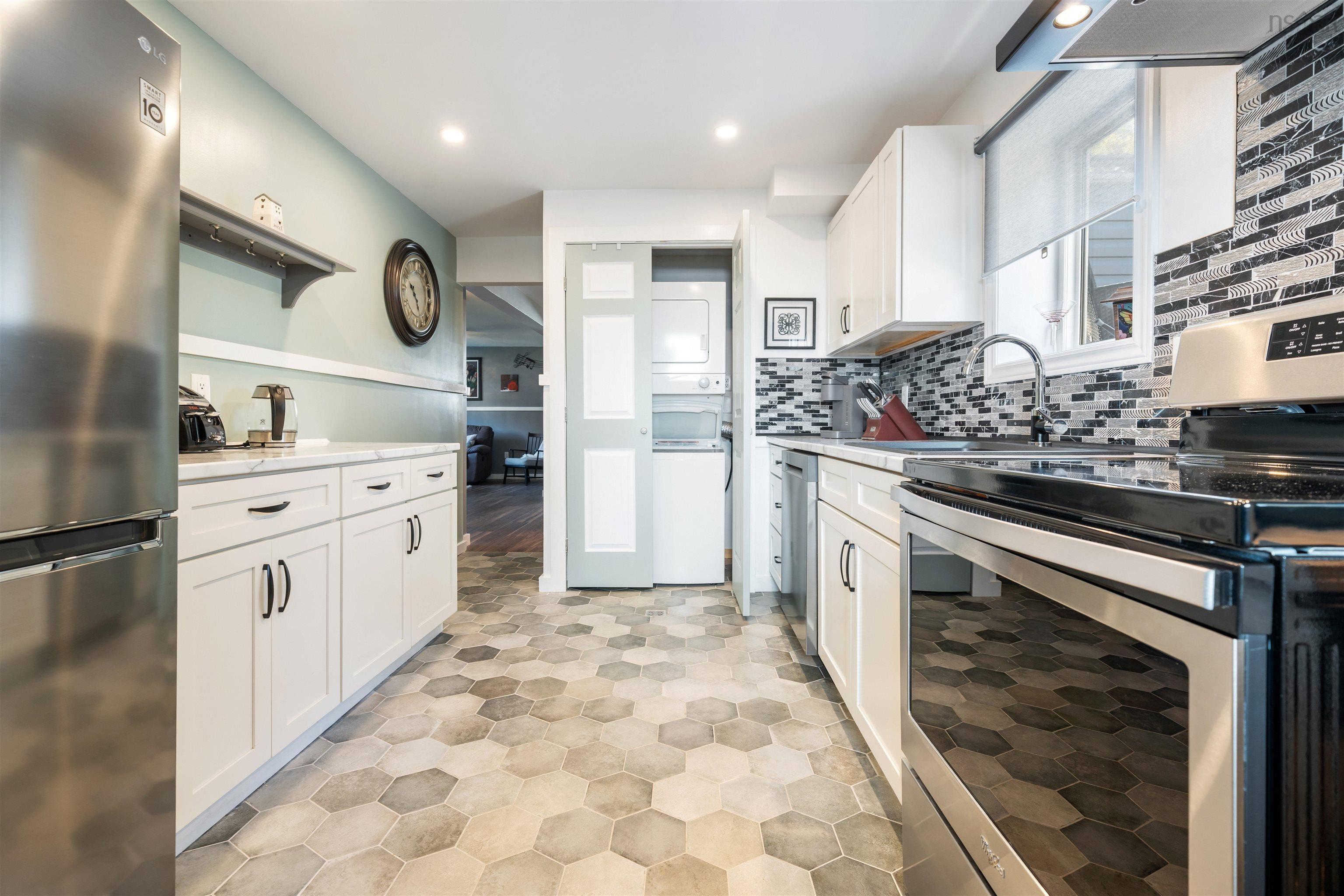 82 Sunnyvale Crescent, Lower Sackville, NS (MLS 202525314)