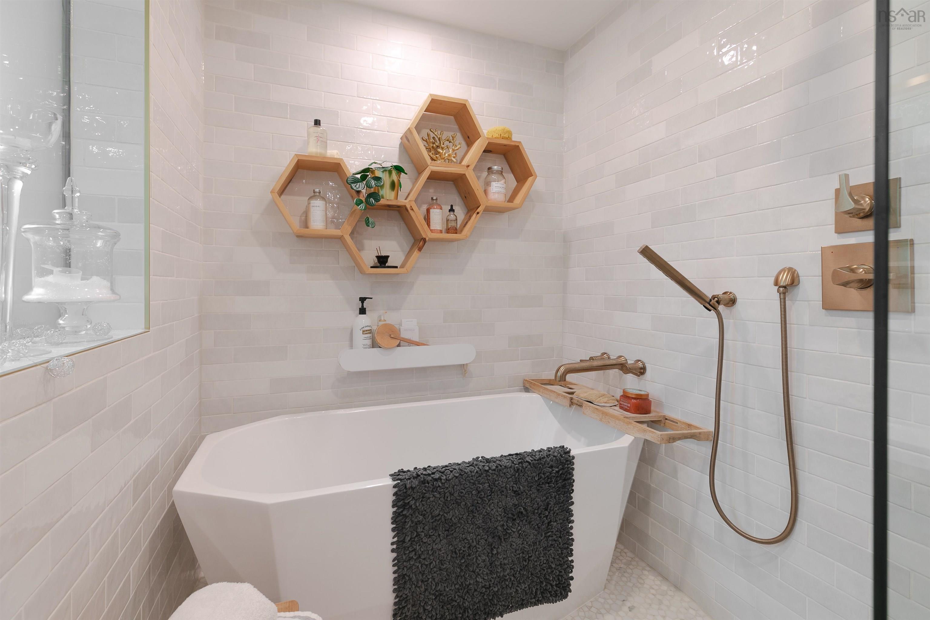 9 Lynwood Drive, Halifax, NS (MLS 202525363)