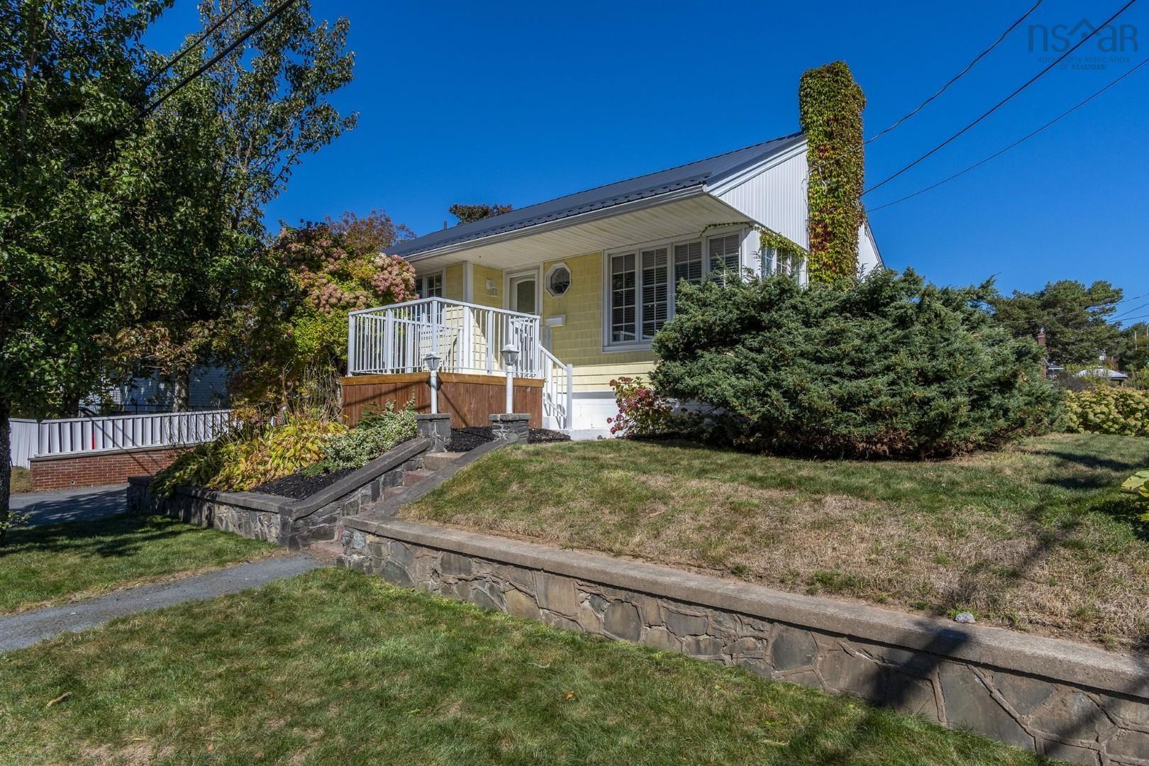 2 Ryland Avenue, Dartmouth, NS (MLS® 202525412)