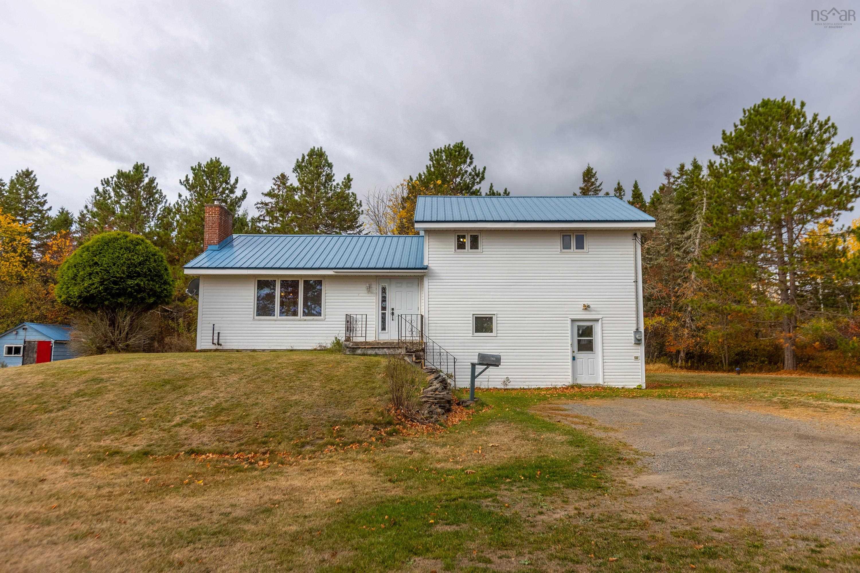 9242 Highway 2, Southampton, NS (MLS 202525479)