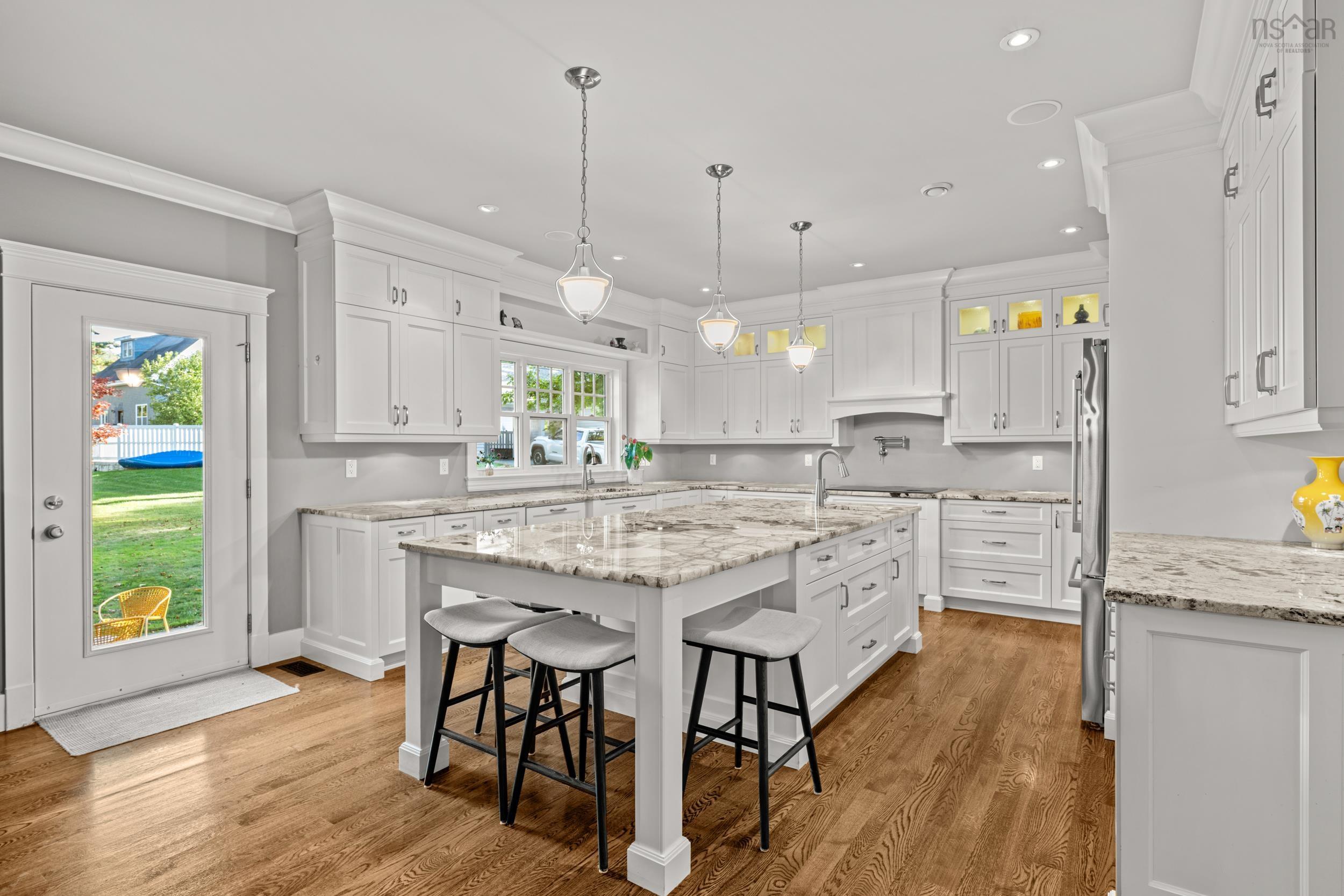 6 Wardour Street, Bedford, NS (MLS 202525597)