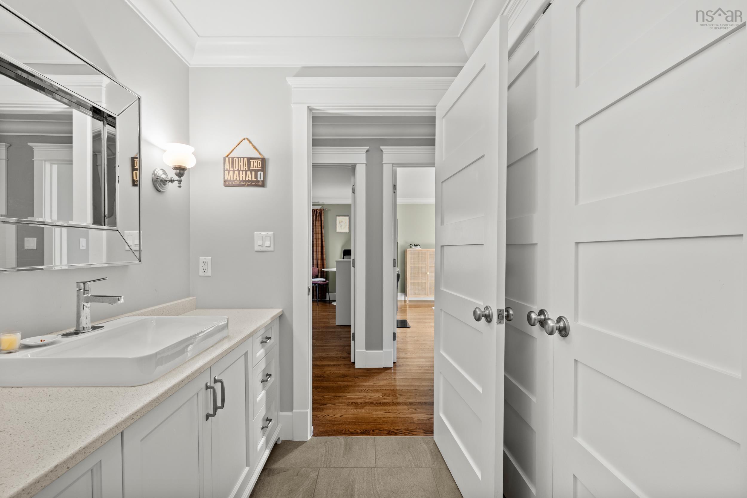 6 Wardour Street, Bedford, NS (MLS 202525597)