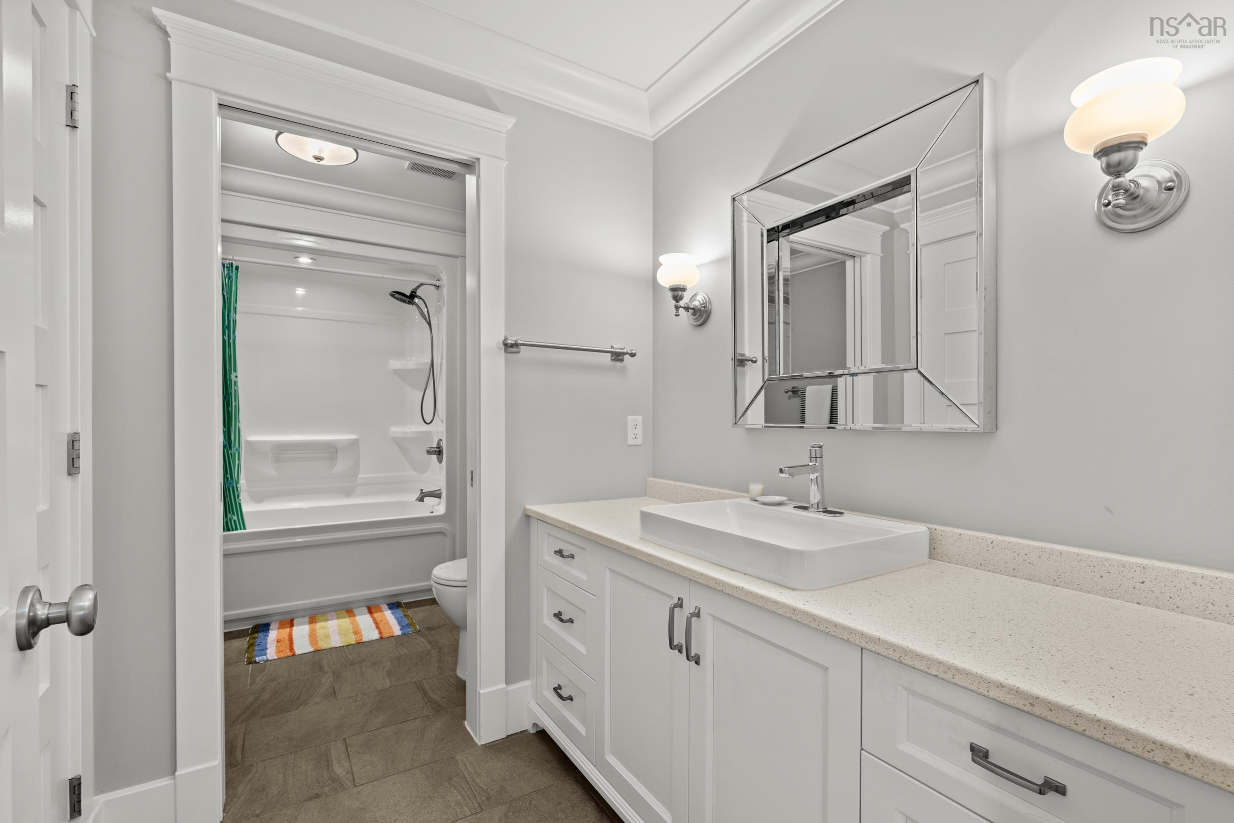 6 Wardour Street, Bedford, NS (MLS 202525597)