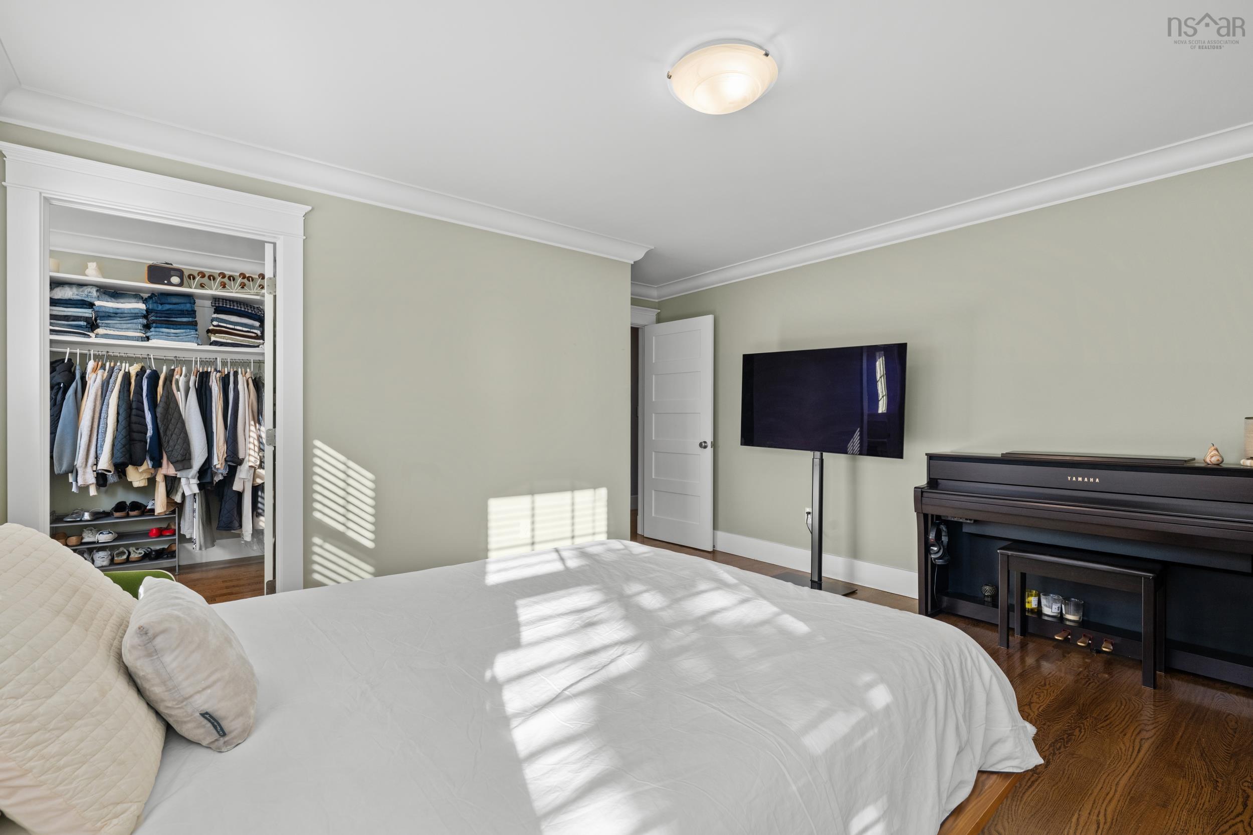 6 Wardour Street, Bedford, NS (MLS 202525597)