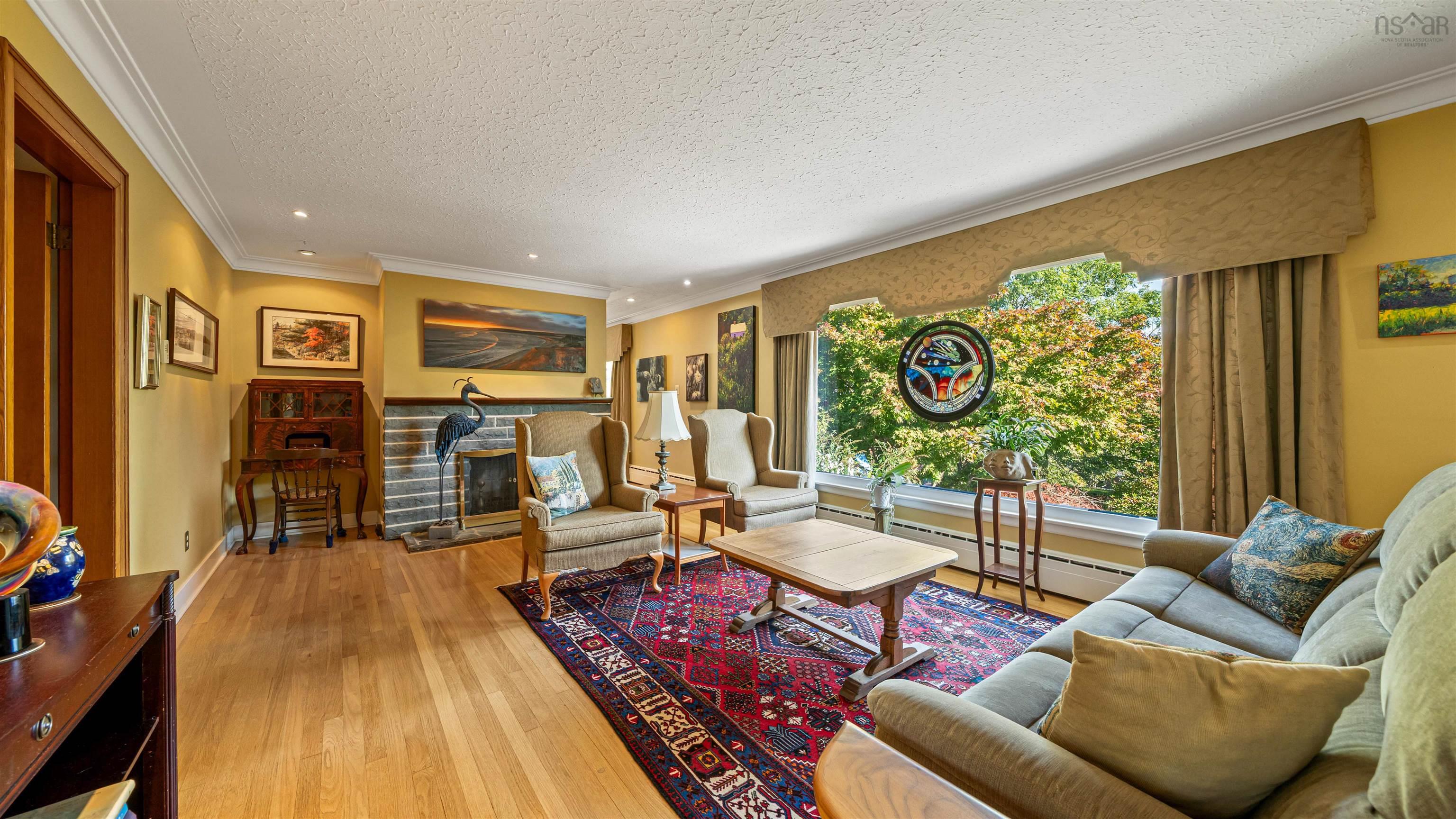 15 Lakeview Avenue, Dartmouth, NS (MLS 202525606)