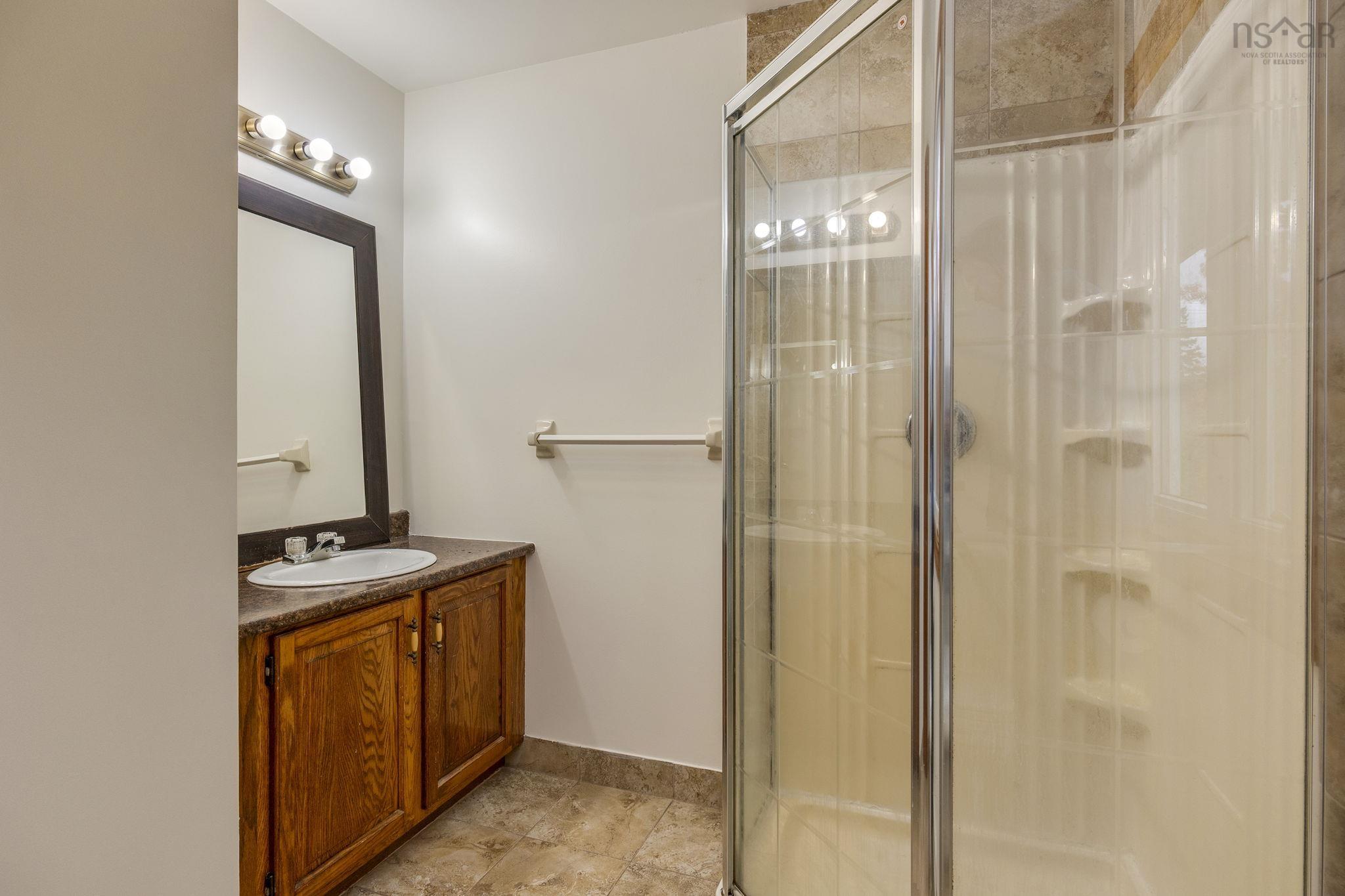 6 Amberwood Court, Halifax, NS (MLS 202525610)