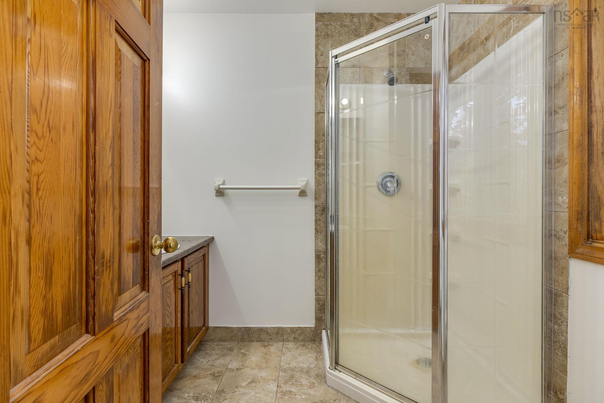 6 Amberwood Court, Halifax, NS (MLS 202525610)