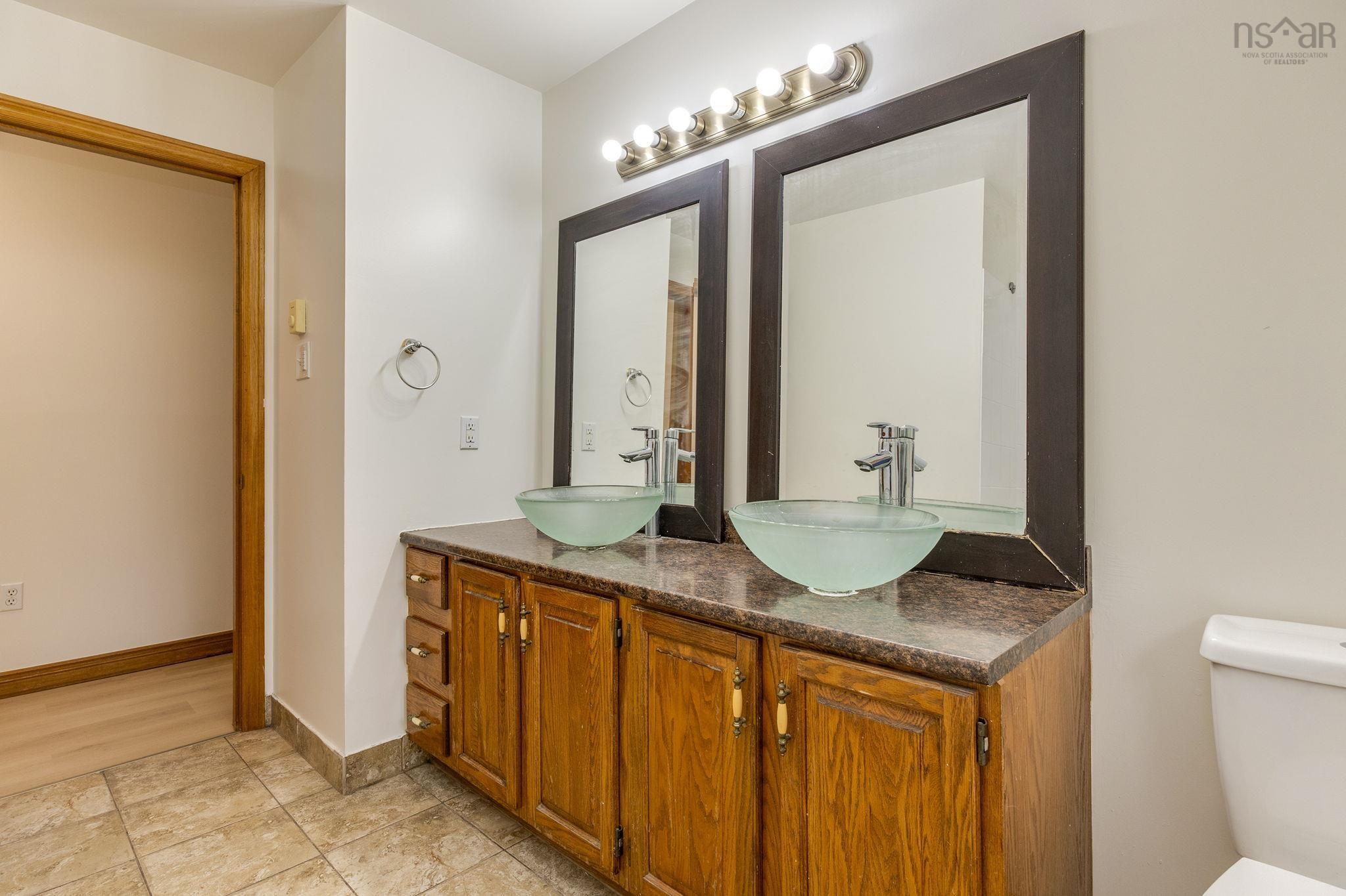 6 Amberwood Court, Halifax, NS (MLS 202525610)