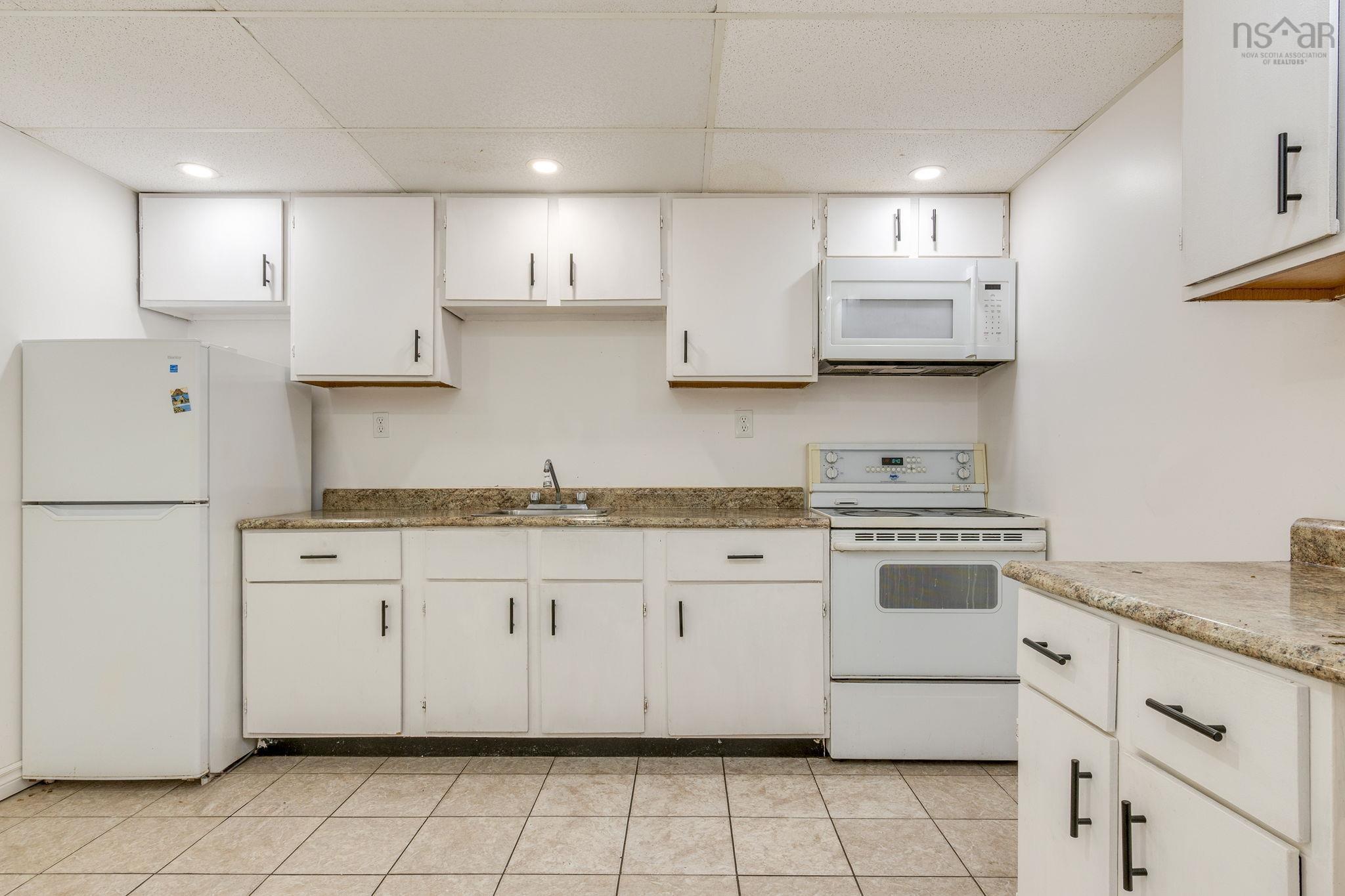 6 Amberwood Court, Halifax, NS (MLS 202525610)