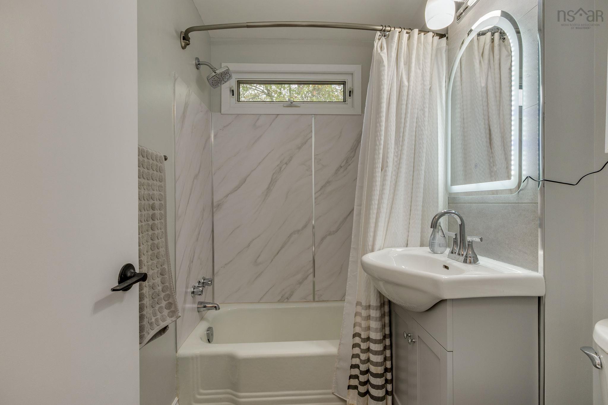 19-19 a Westwood Drive, Dartmouth, NS (MLS 202525666)