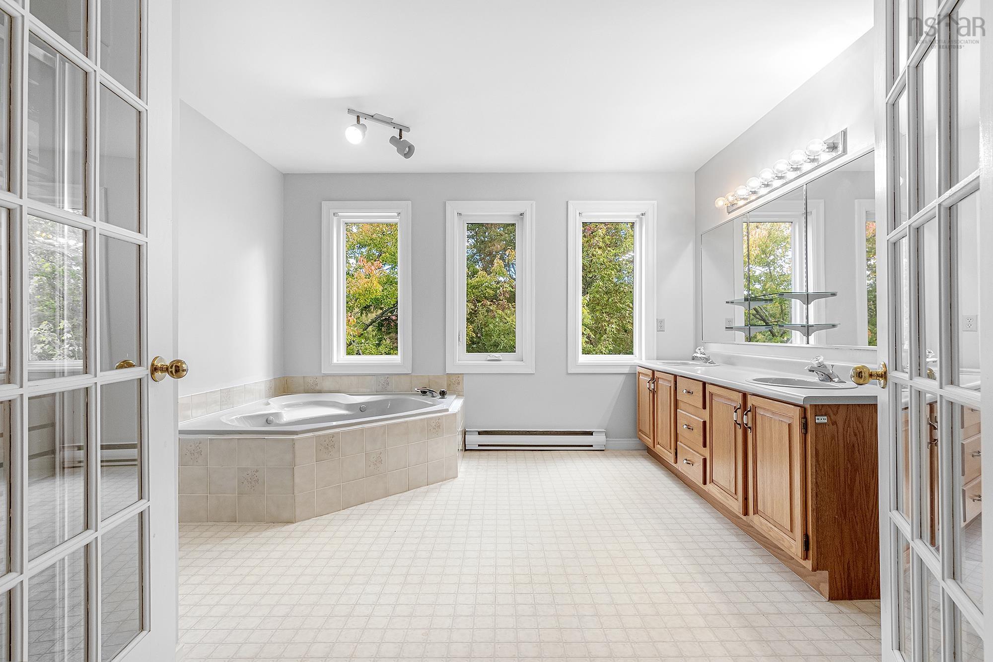 16 Mountain Ash Court, Dartmouth, NS (MLS 202525723)