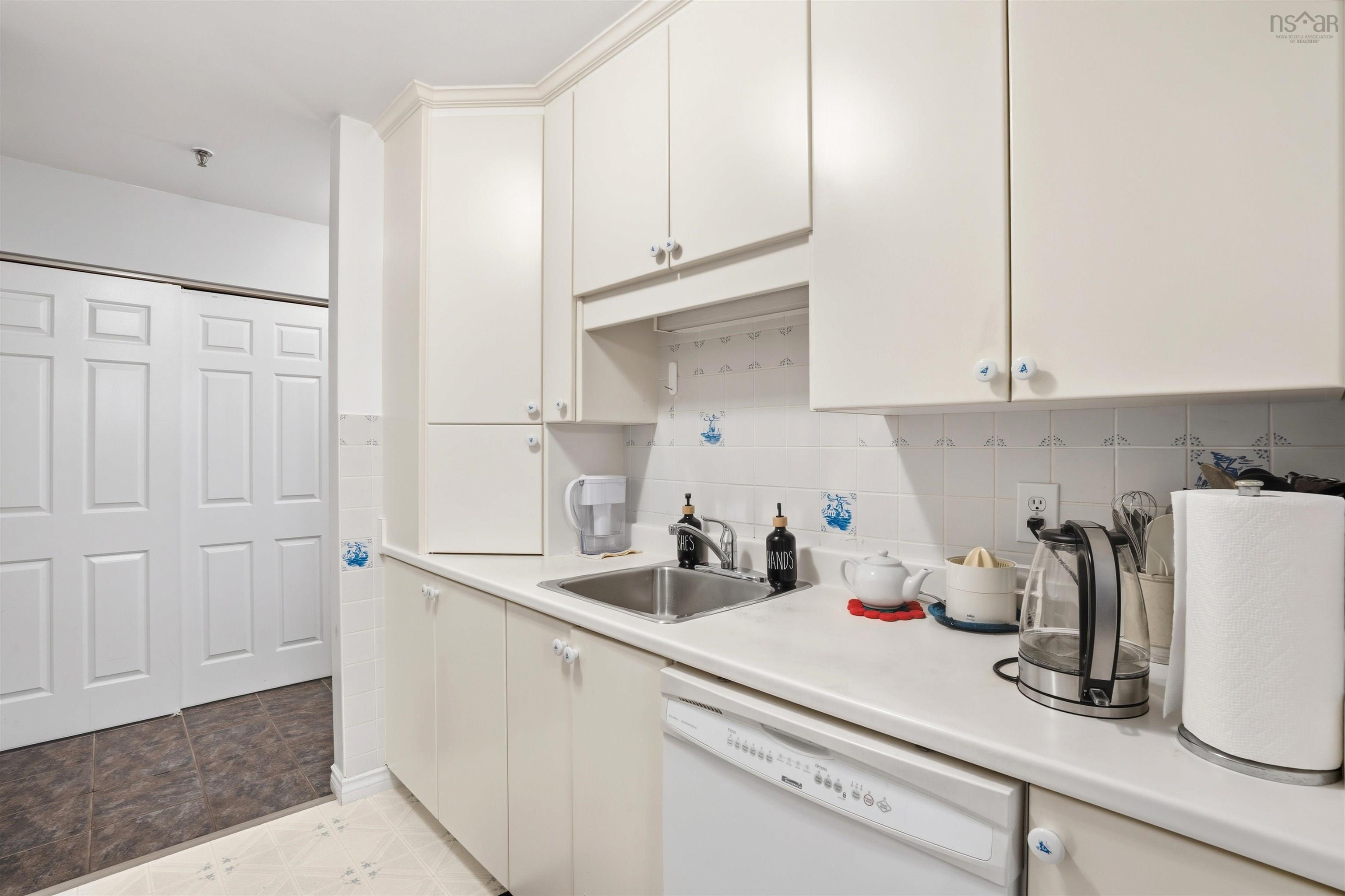 204 63 Farnham Gate Road, Clayton Park, NS (MLS 202525727)