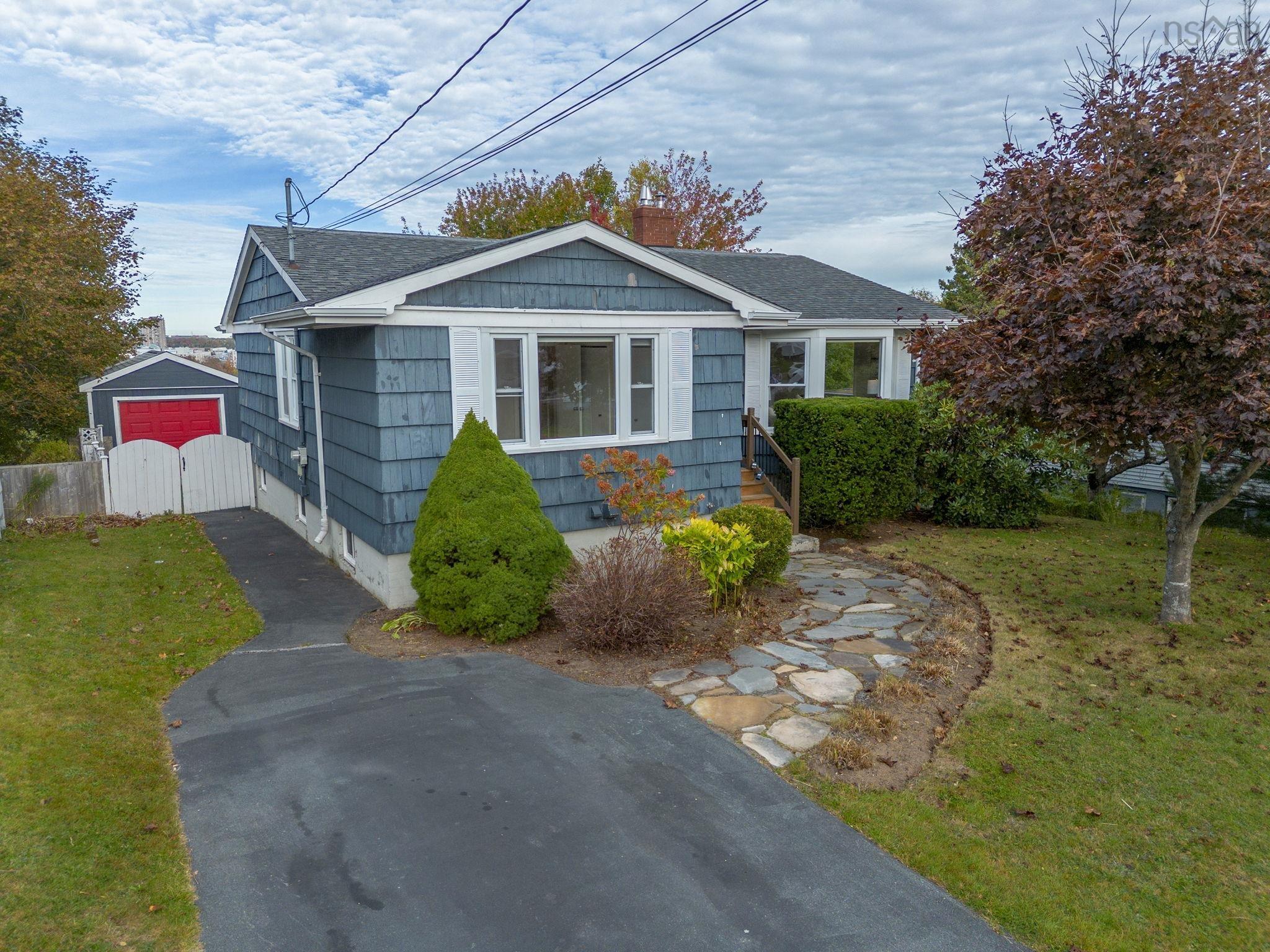 10 Sarnia Avenue, Dartmouth, NS (MLS® 202525874)