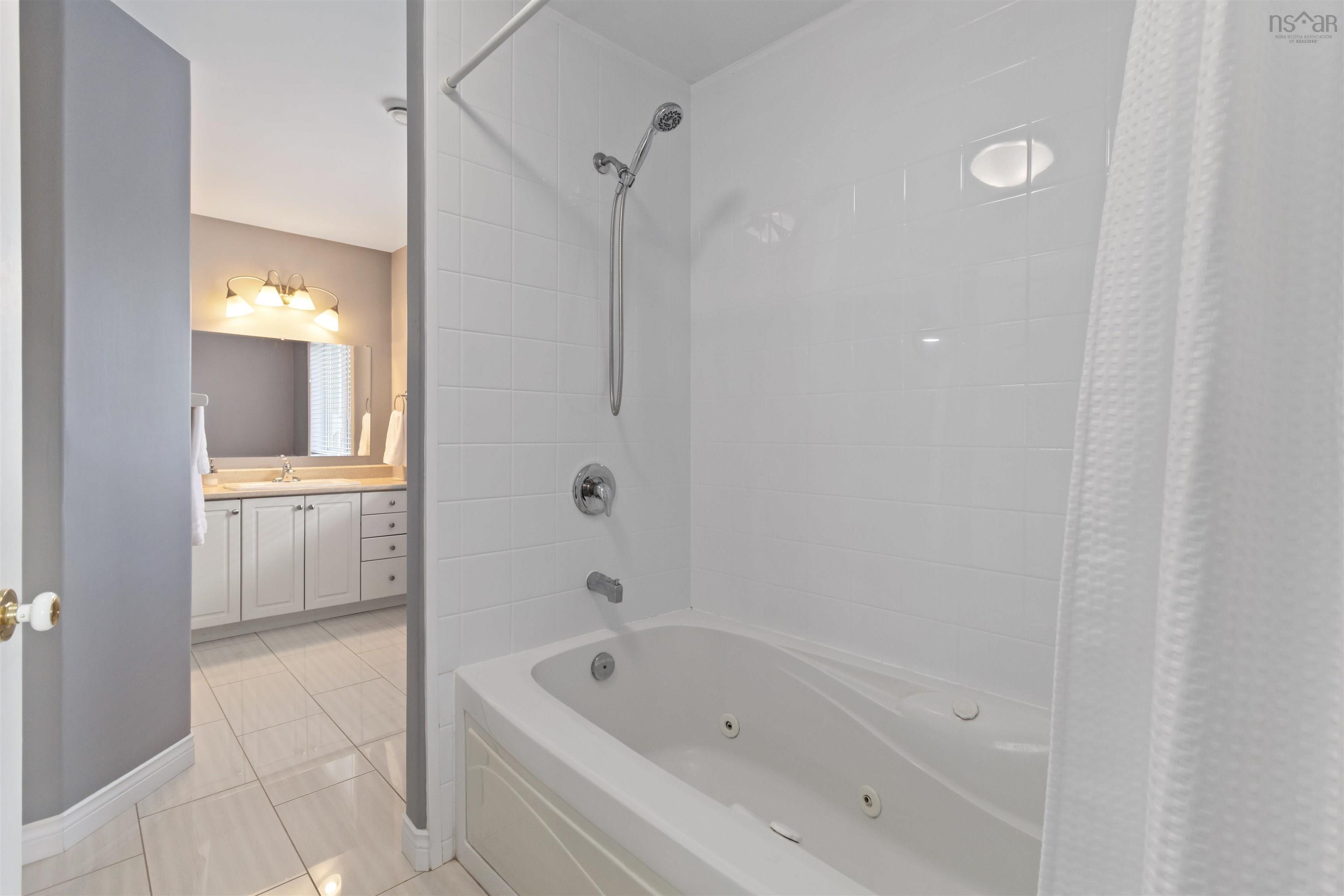 5 Roxham Close, Halifax, NS (MLS 202525876)