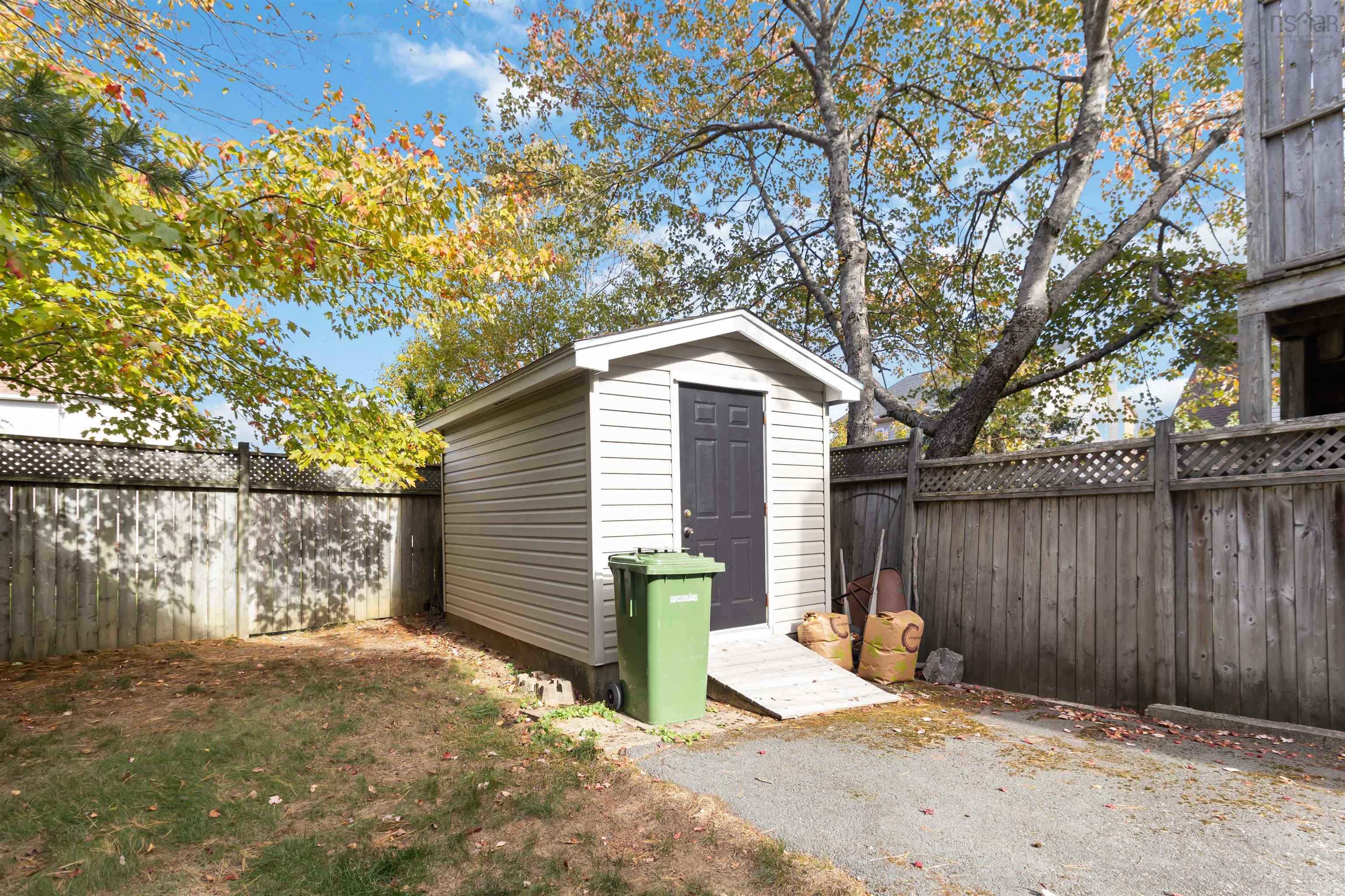 5 Roxham Close, Halifax, NS (MLS 202525876)