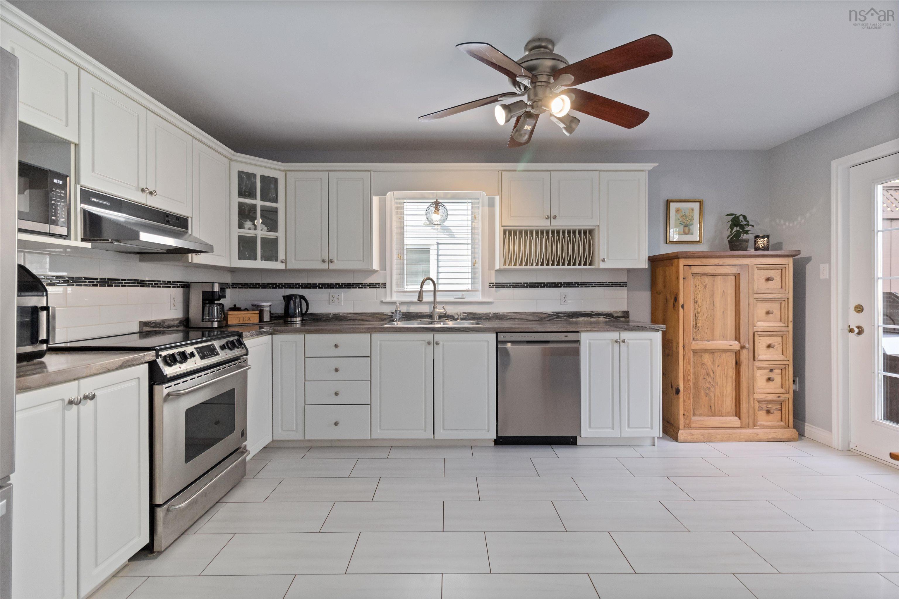 5 Roxham Close, Halifax, NS (MLS 202525876)