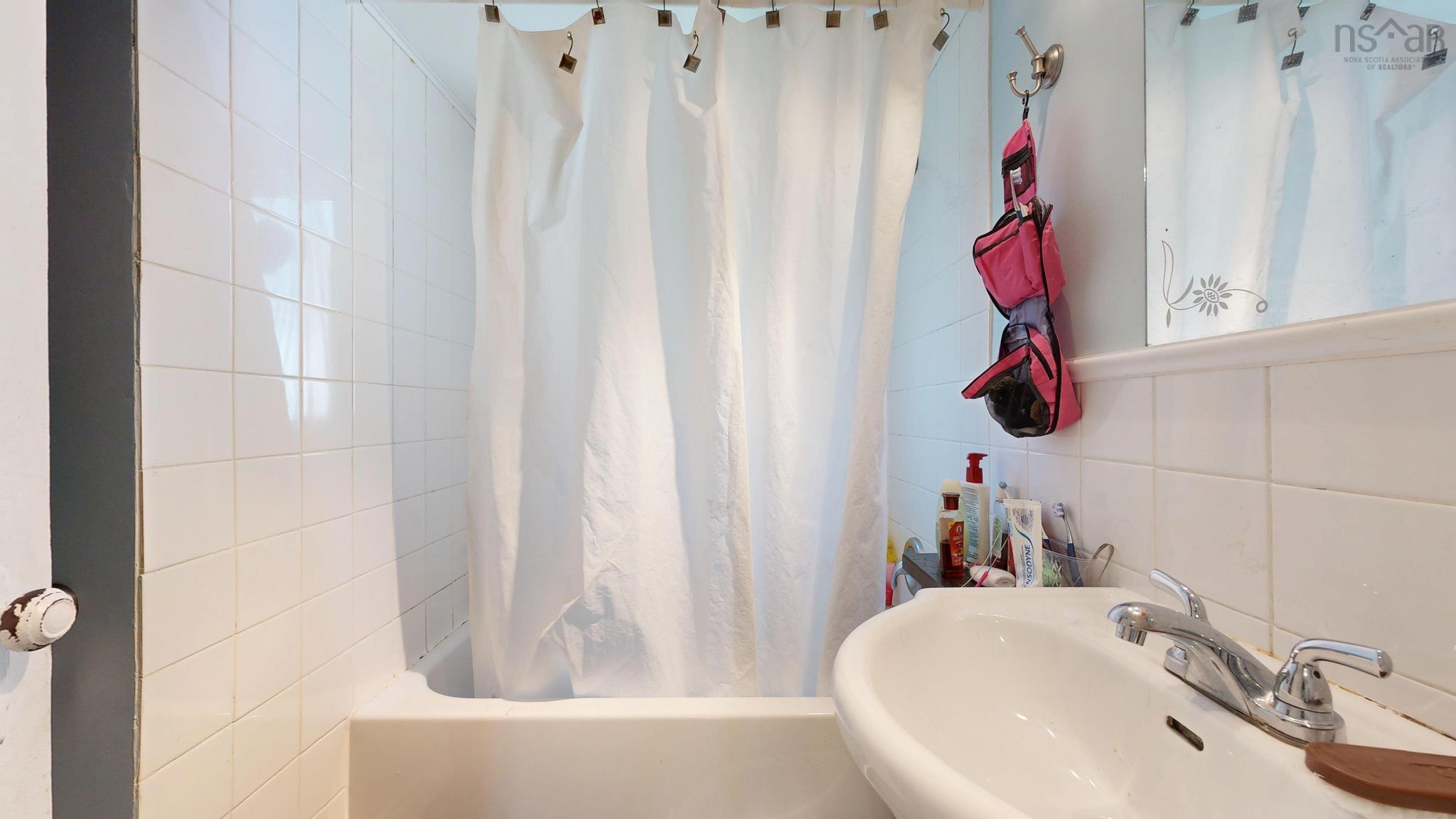 5 Bonaventure Drive, Halifax, NS (MLS 202525892)