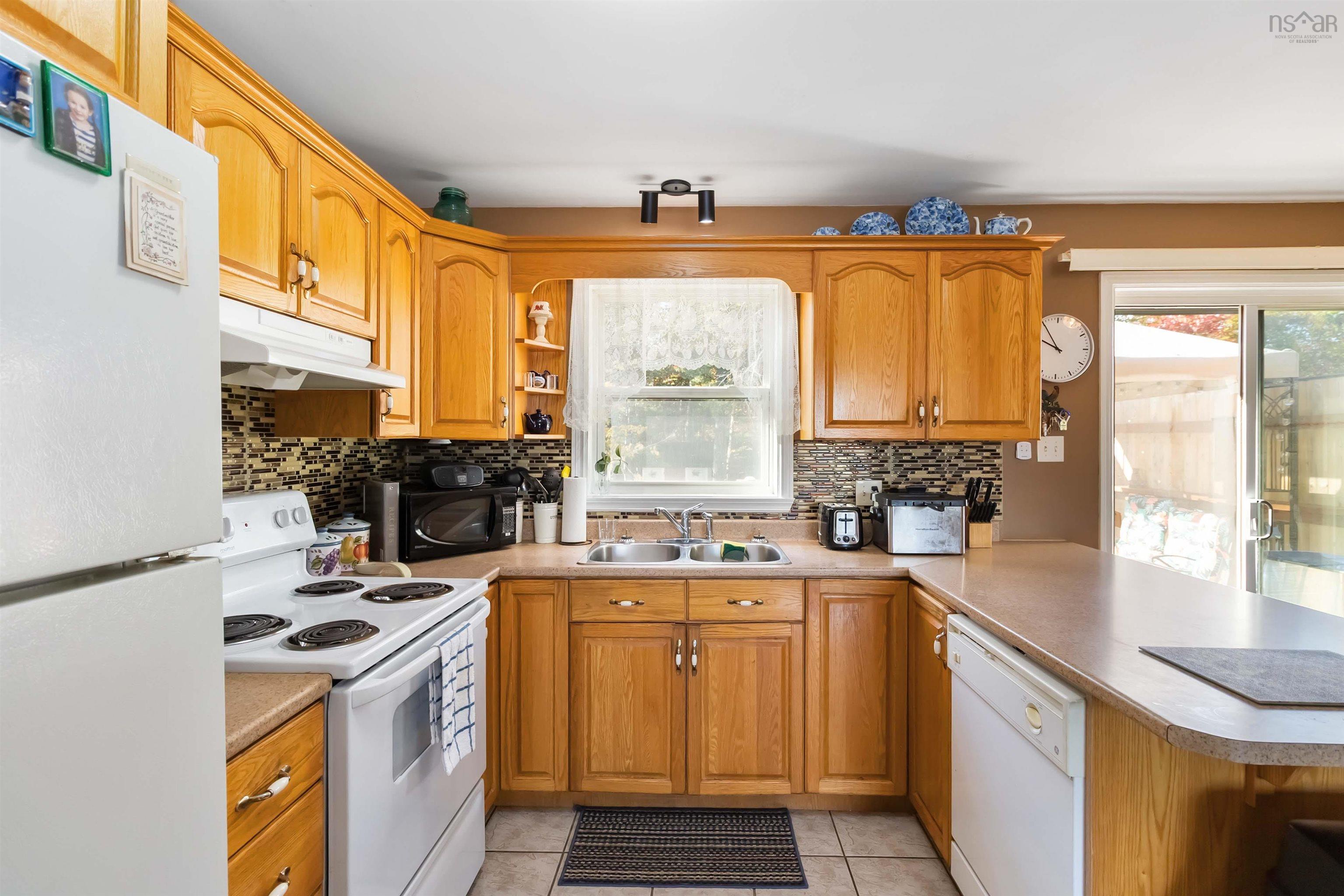 45 Grove Avenue, Beaver Bank, NS (MLS 202525922)