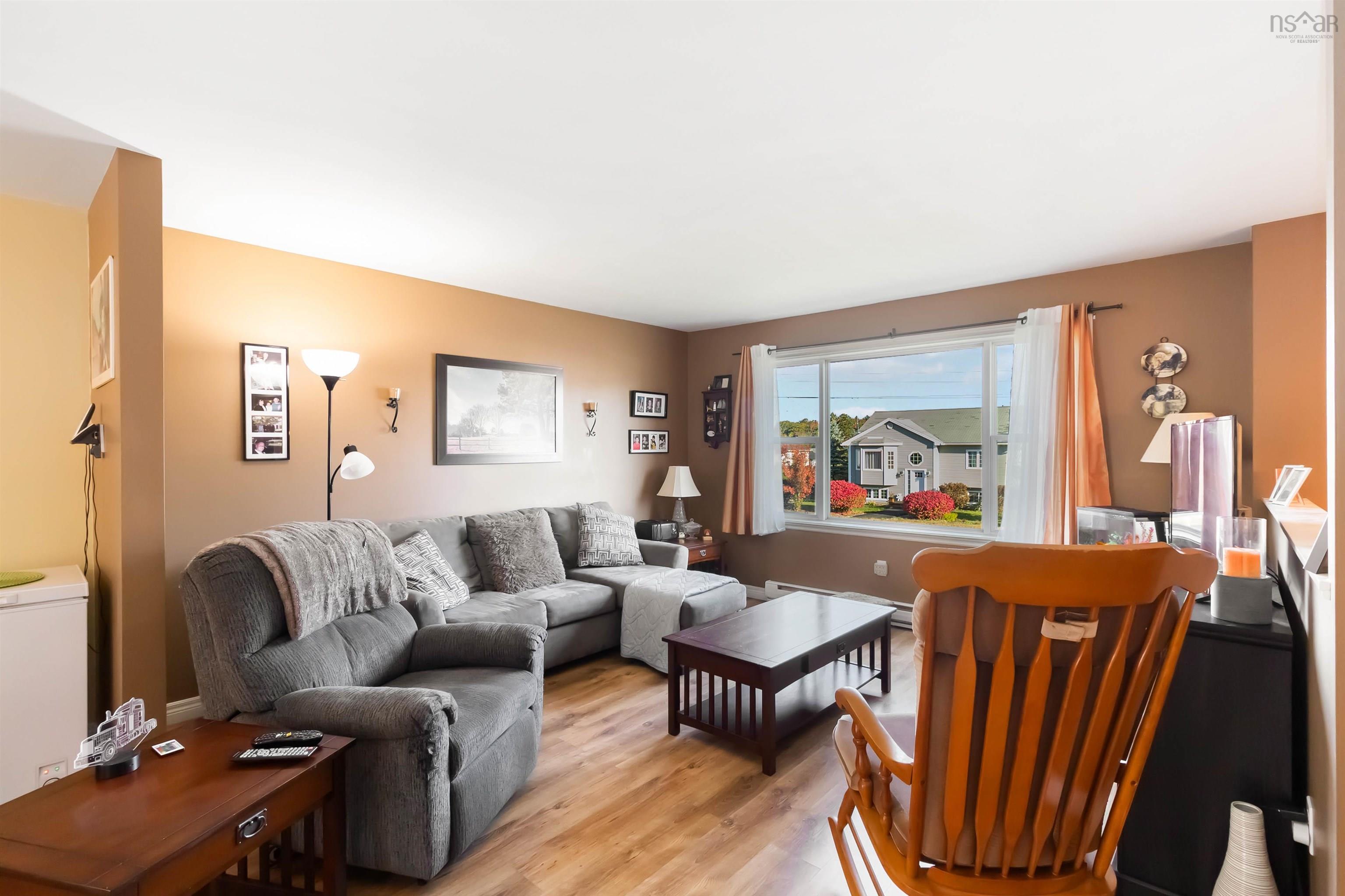 45 Grove Avenue, Beaver Bank, NS (MLS 202525922)