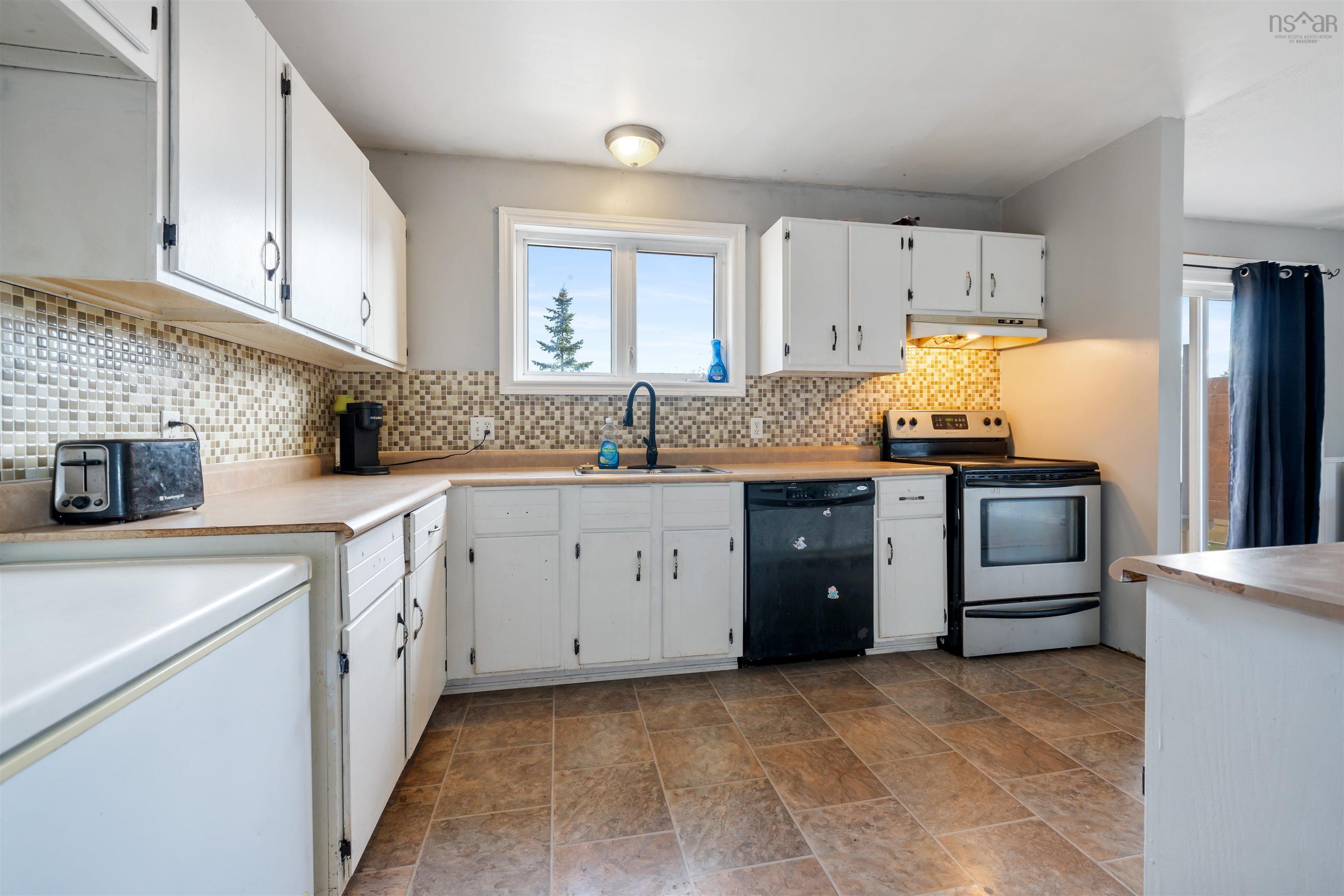 198 Caldwell Road, Dartmouth, NS (MLS 202525956)