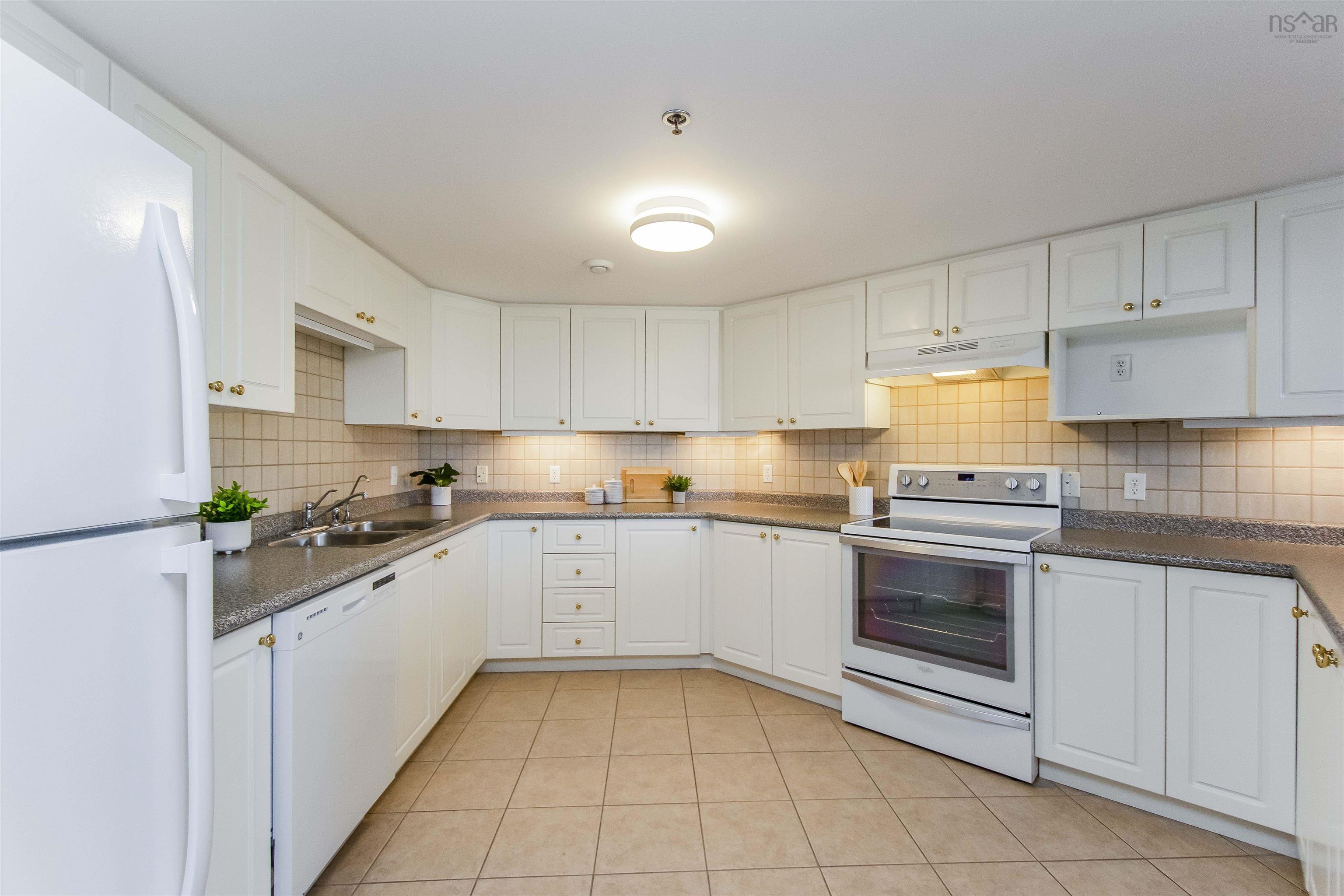 108 40 Regency Park Drive Drive, Halifax, NS (MLS 202525996)