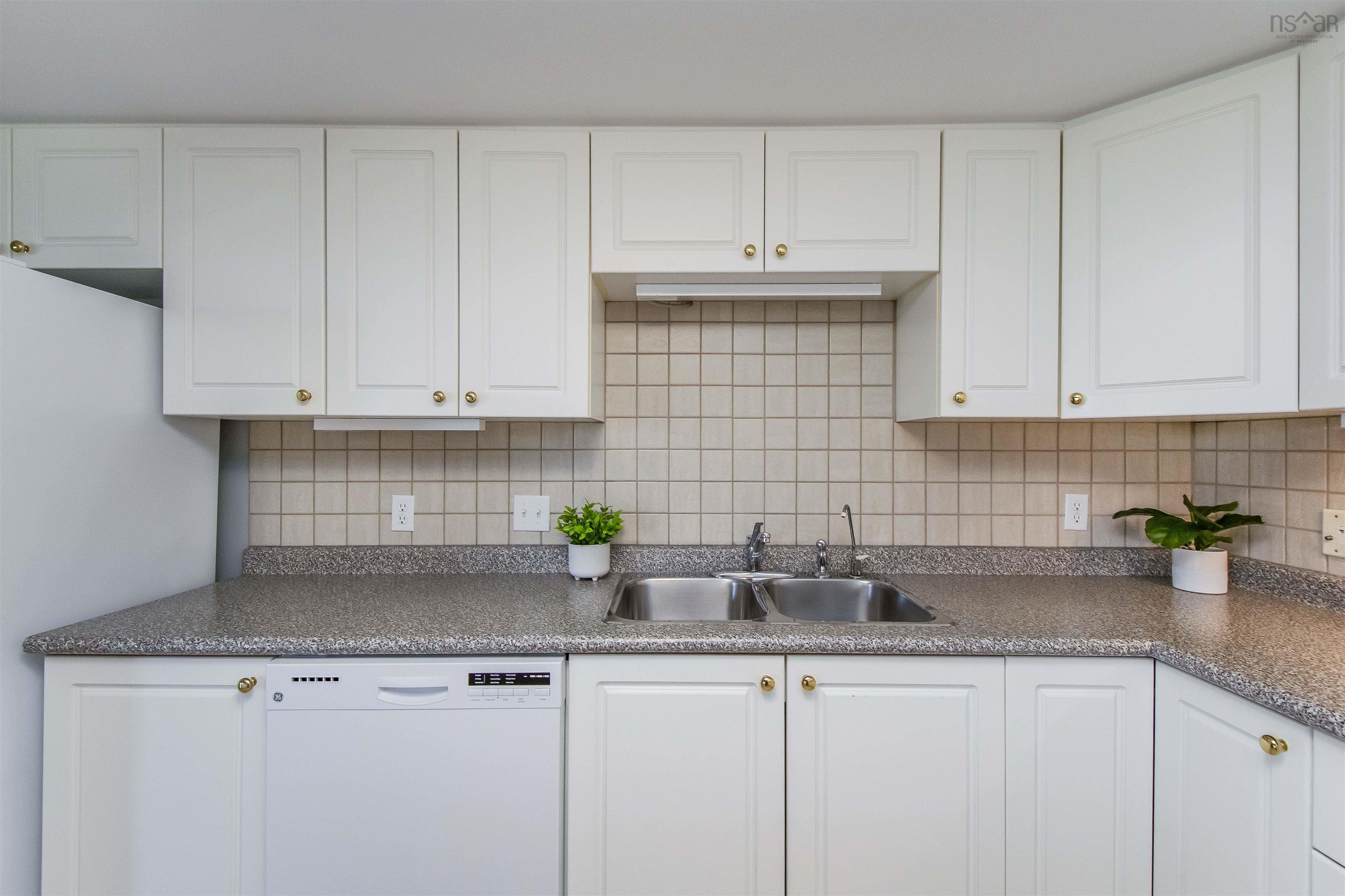 108 40 Regency Park Drive Drive, Halifax, NS (MLS 202525996)