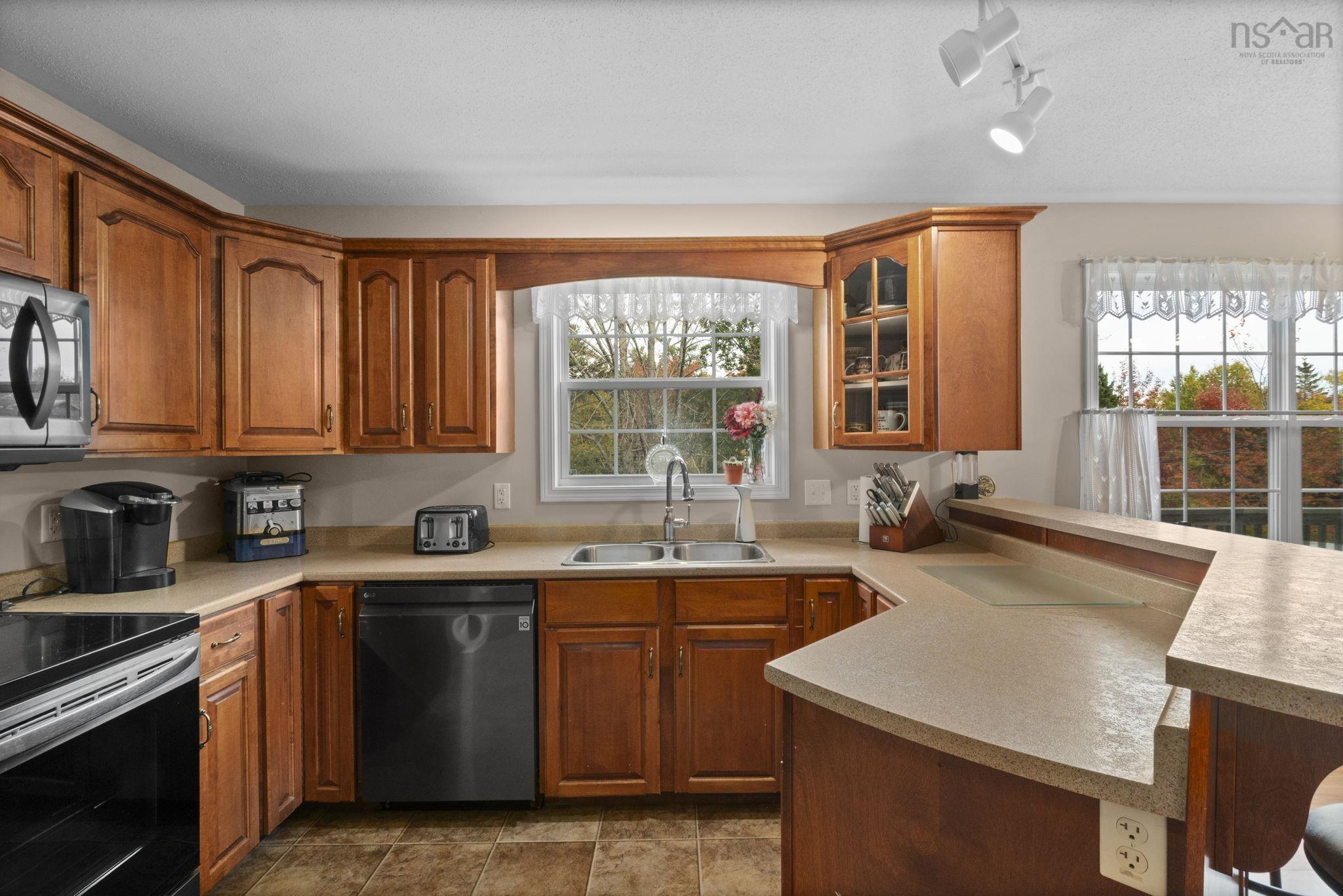 1018 Beaver Bank Road, Beaver Bank, NS (MLS 202526003)