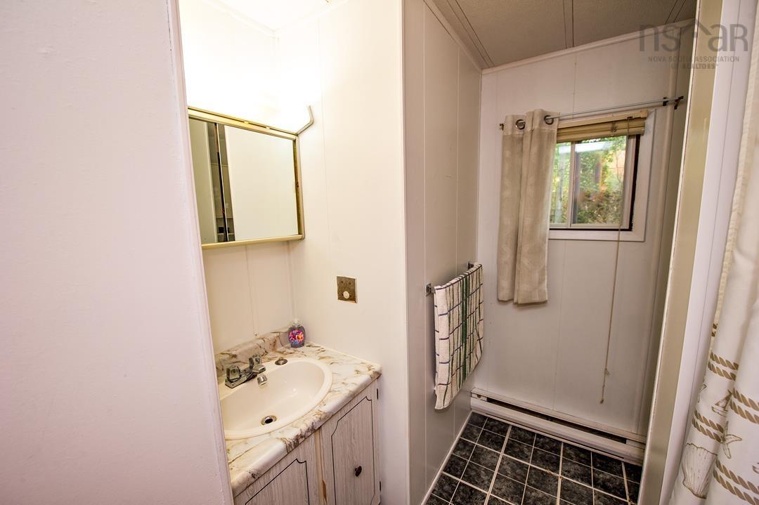 386 Rocky Lake Drive, Bedford, NS (MLS 202526110)