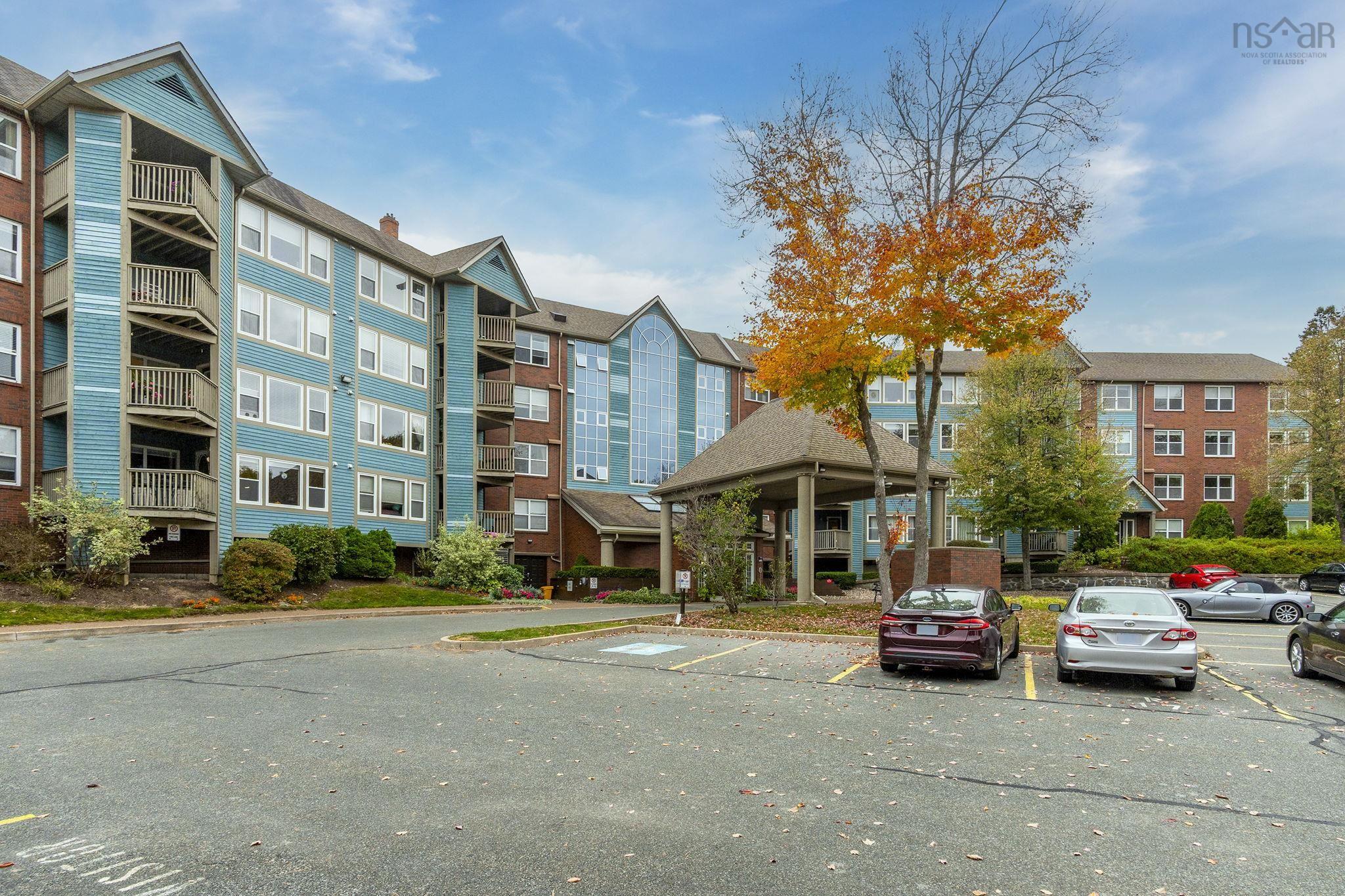 304 2 Lake Drive, Bedford, NS (MLS® 202526164)