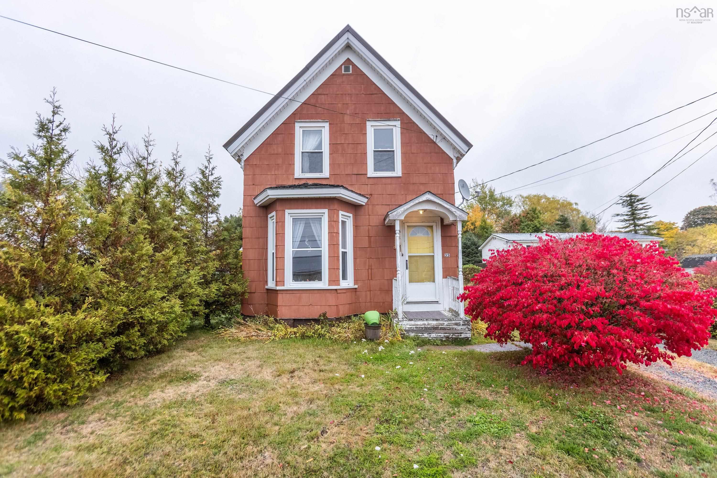 35 Lisgar Street, Springhill, NS (MLS 202526201)
