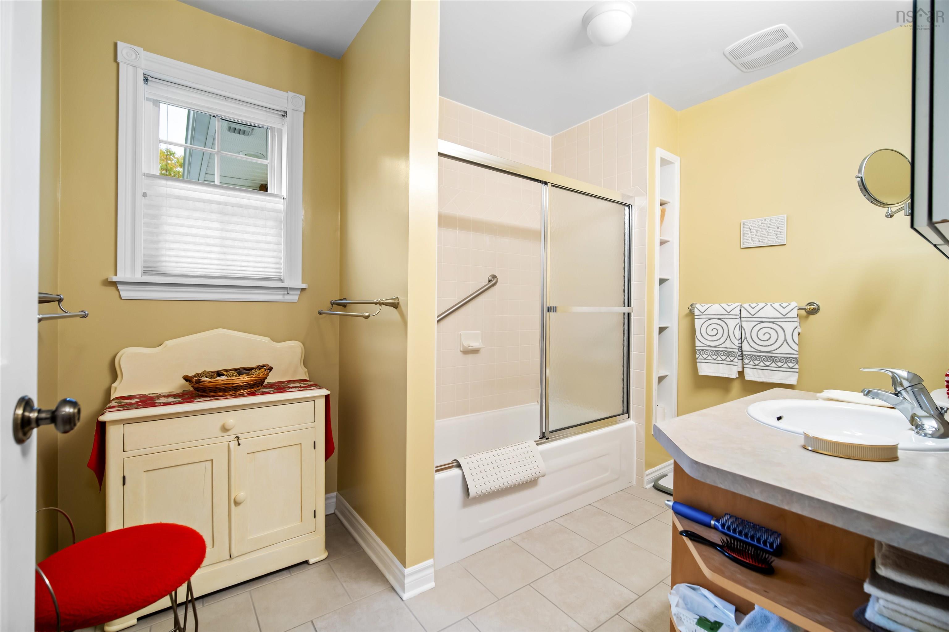 42 Given Drive, Grand Lake, NS (MLS 202526348)