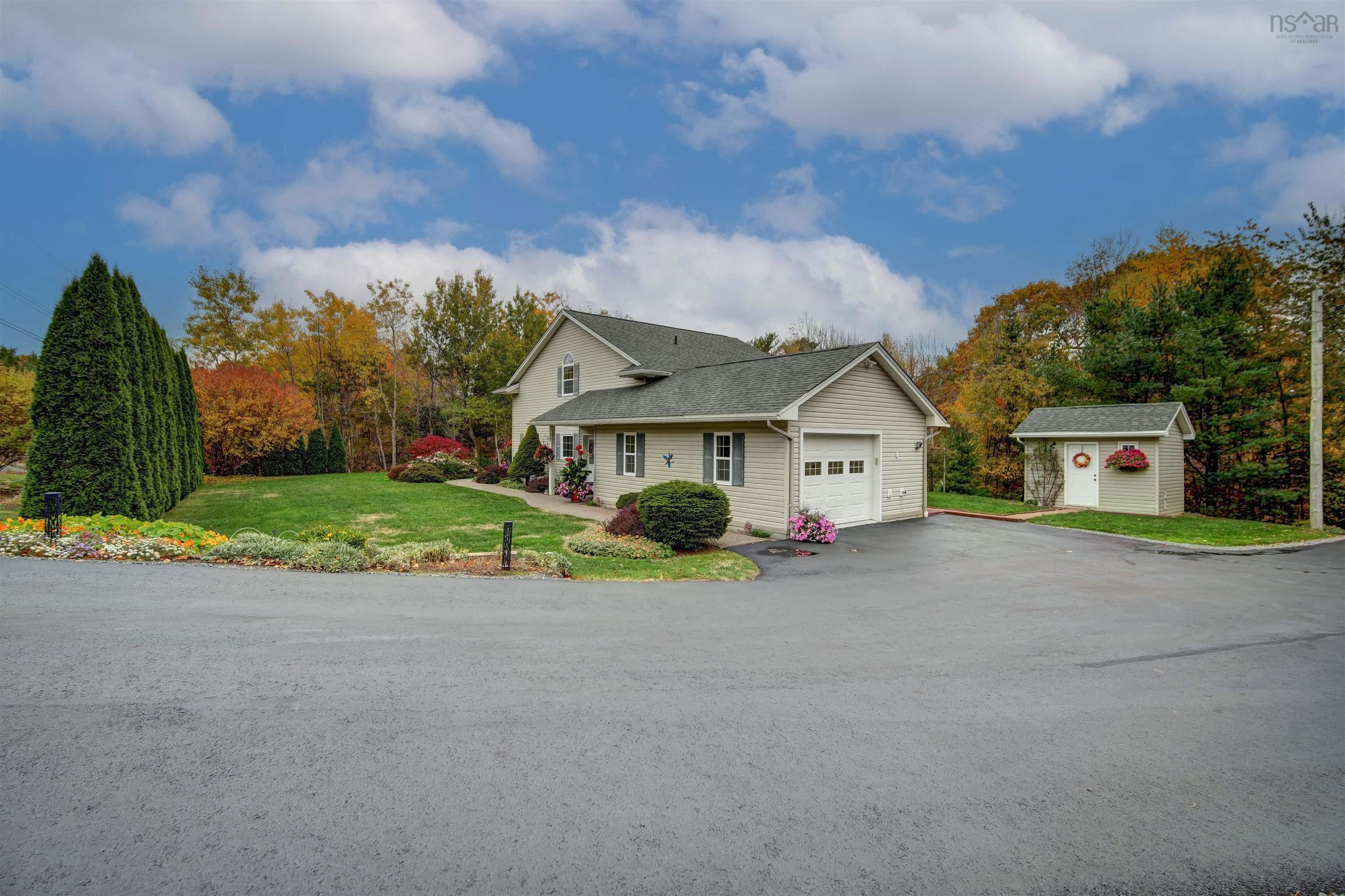 42 Given Drive, Grand Lake, NS (MLS 202526348)