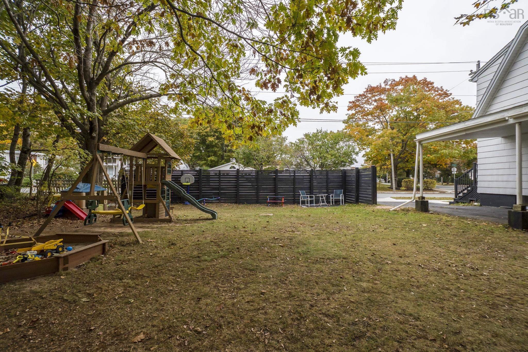 33 Pinehill Road, Dartmouth, NS (MLS 202526362)