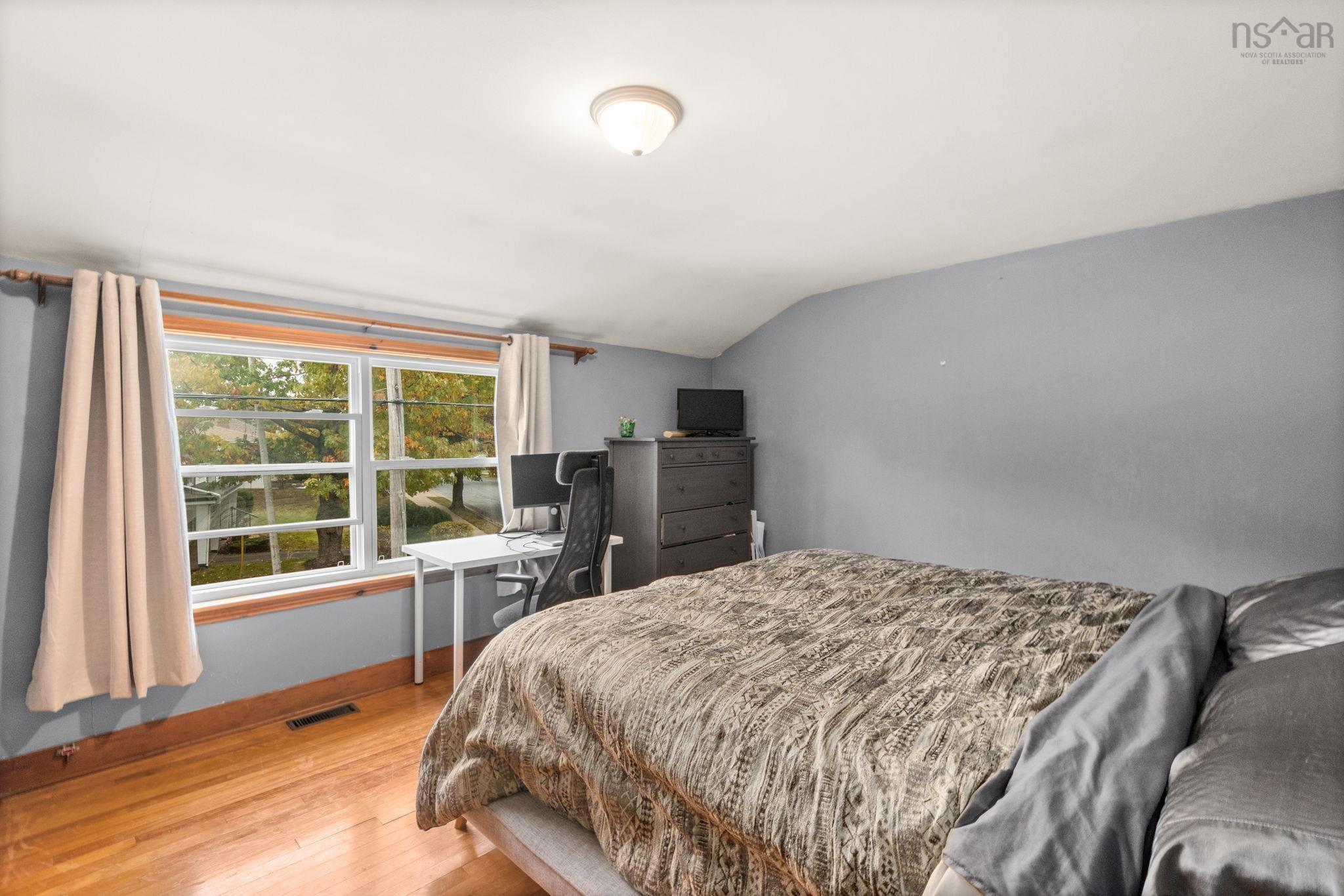 33 Pinehill Road, Dartmouth, NS (MLS 202526362)