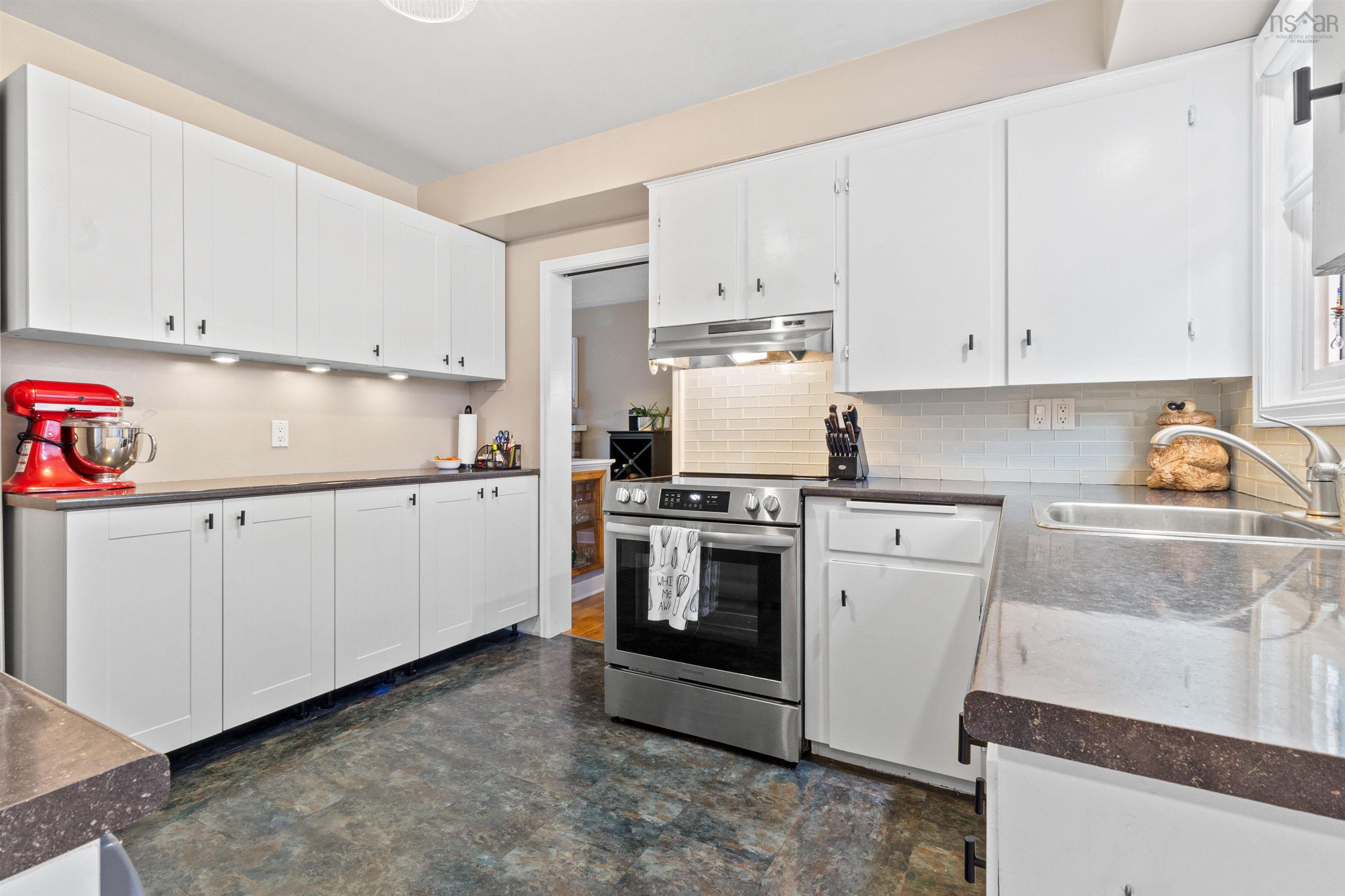 15 Laurier Street, Dartmouth, NS (MLS 202526391)