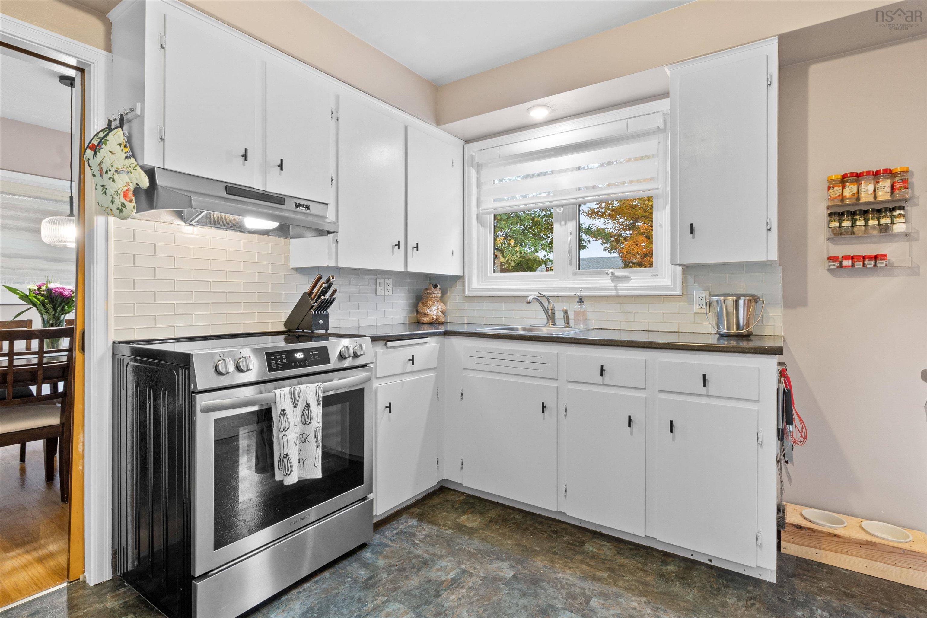 15 Laurier Street, Dartmouth, NS (MLS 202526391)