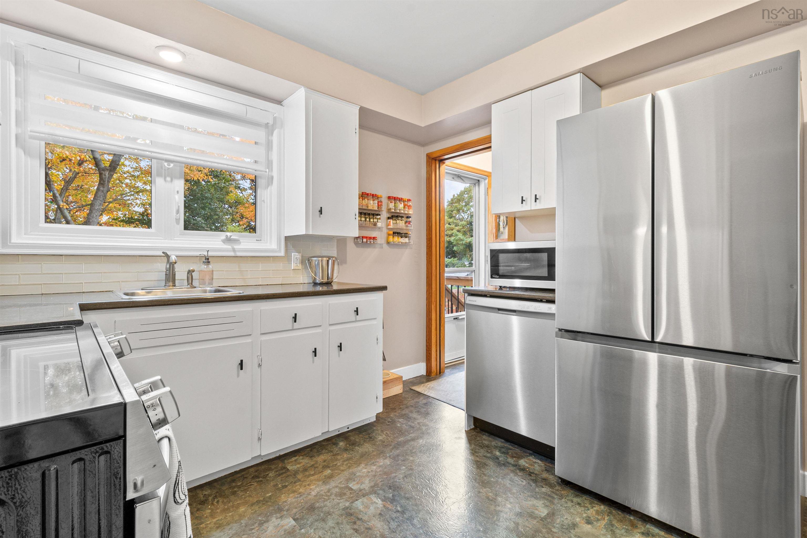 15 Laurier Street, Dartmouth, NS (MLS 202526391)