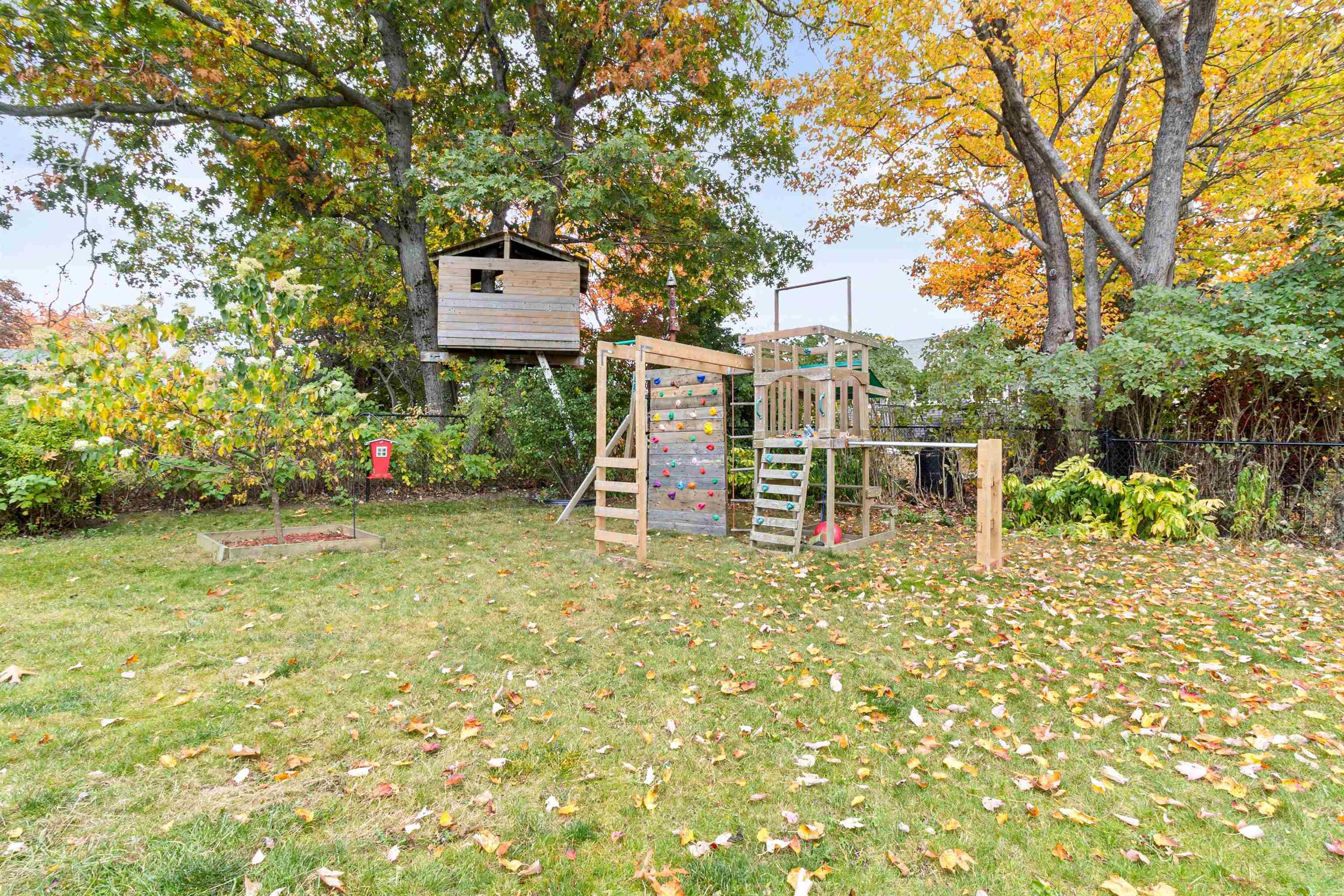 15 Laurier Street, Dartmouth, NS (MLS 202526391)