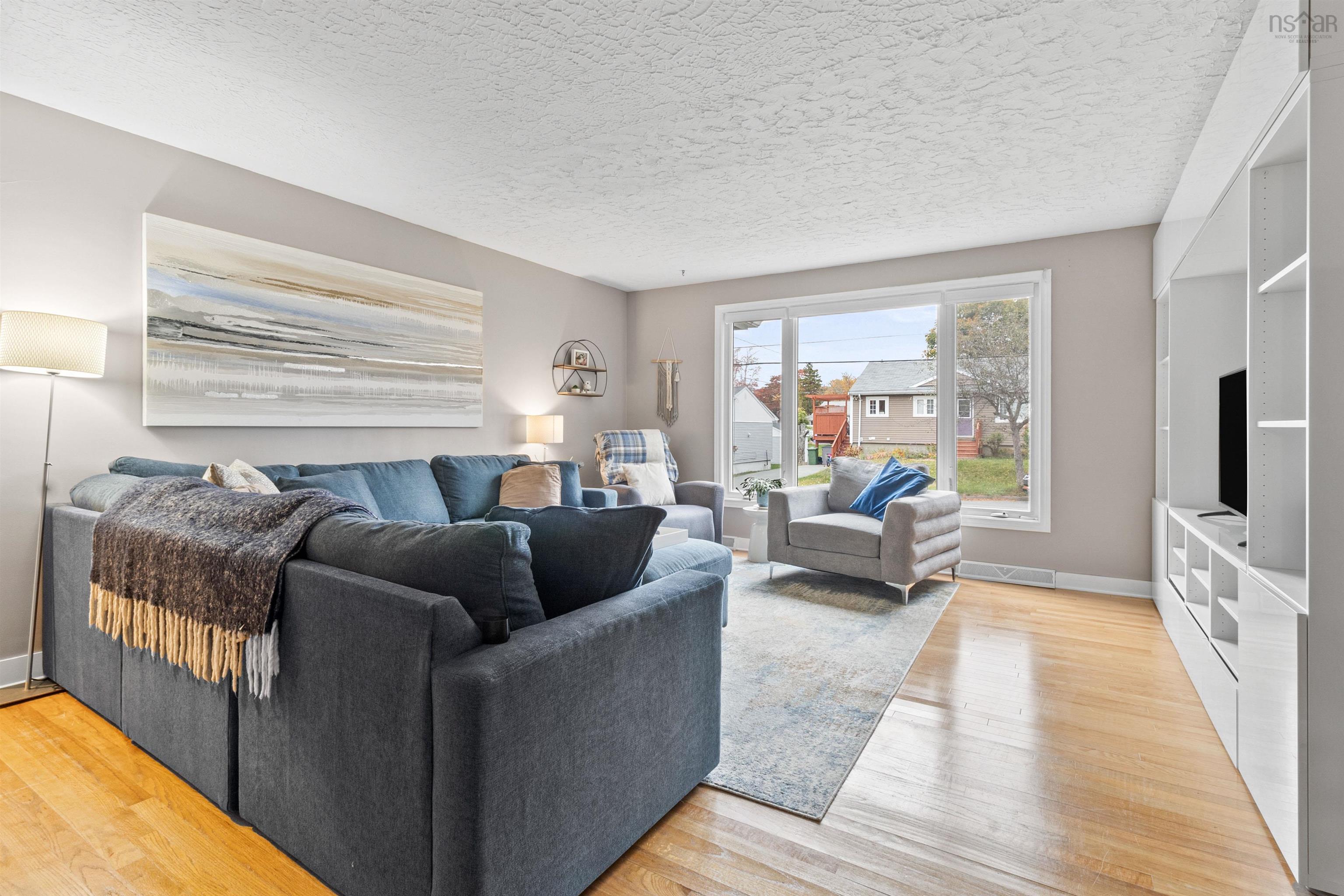 15 Laurier Street, Dartmouth, NS (MLS 202526391)